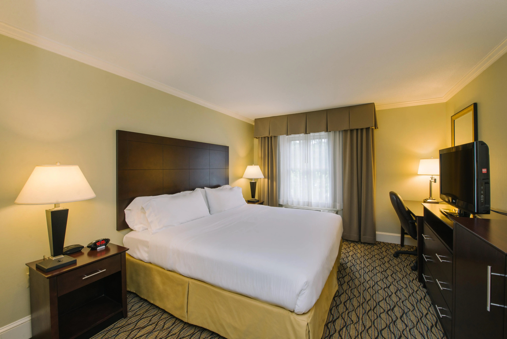 Holiday Inn Express & Suites Merrimack