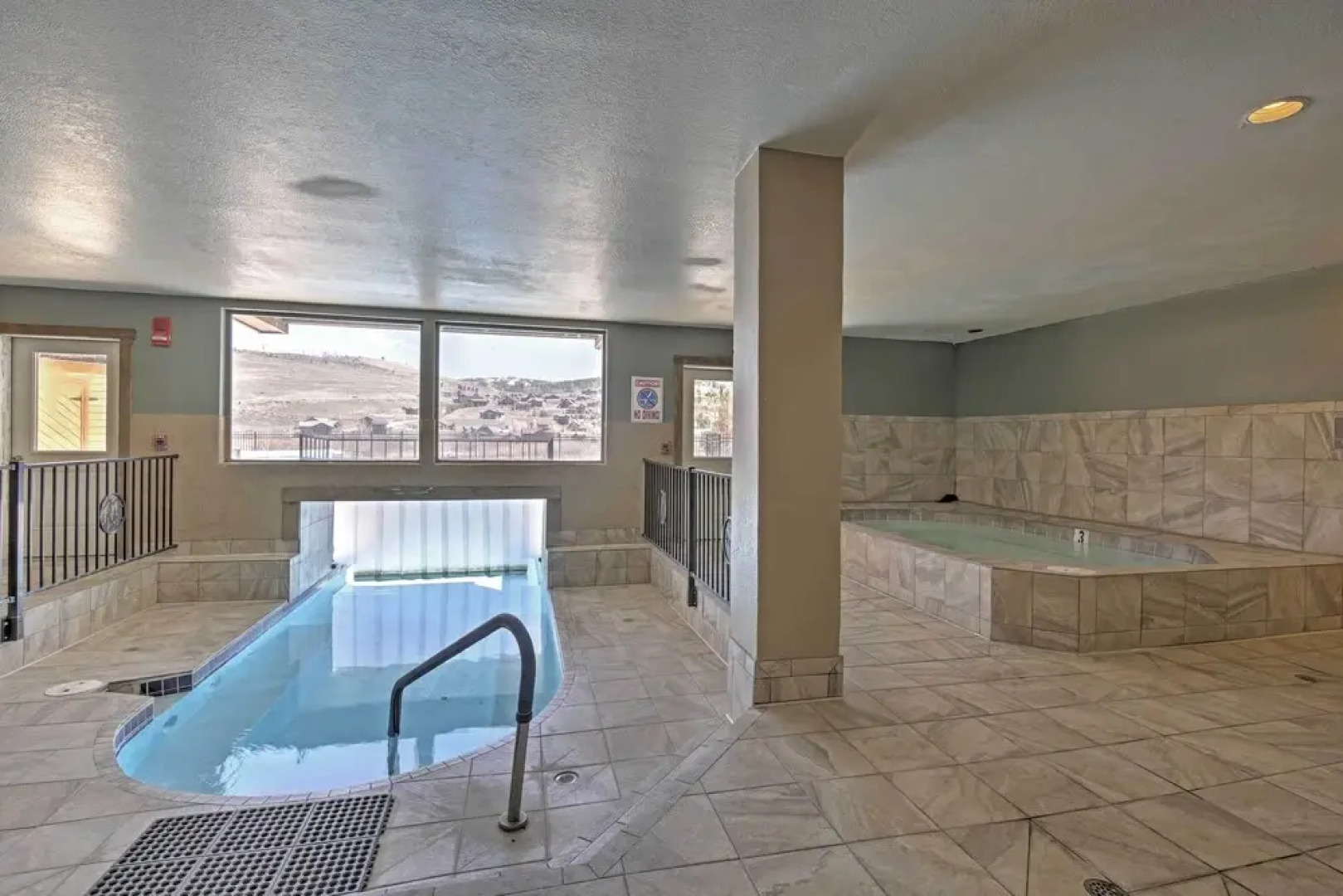 2 Mi to Granby Ranch: Condo w/ Hot Tub Access