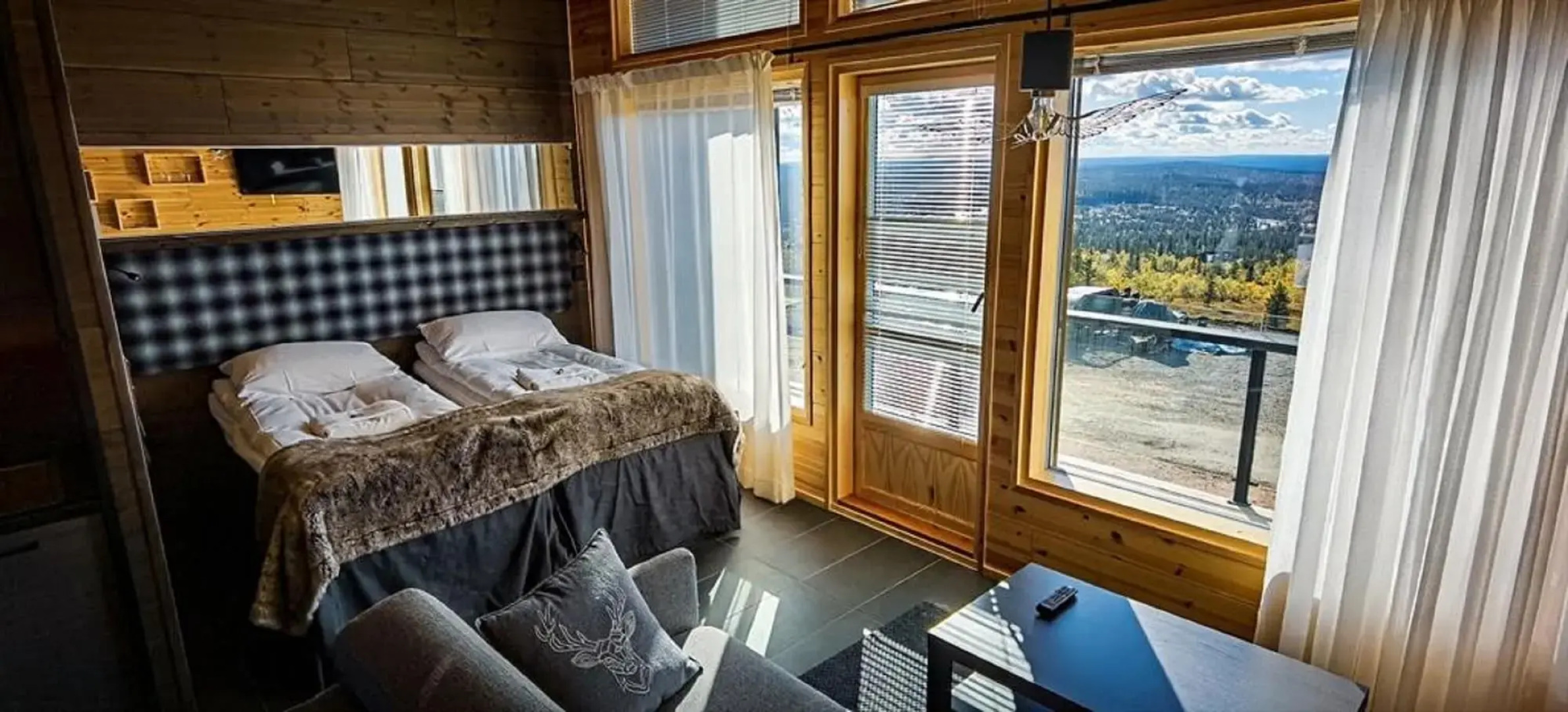 Star Arctic Hotel & Activities