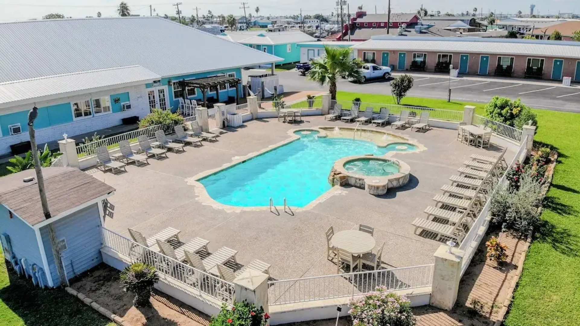 Shark Reef Resort Motel & Cottages