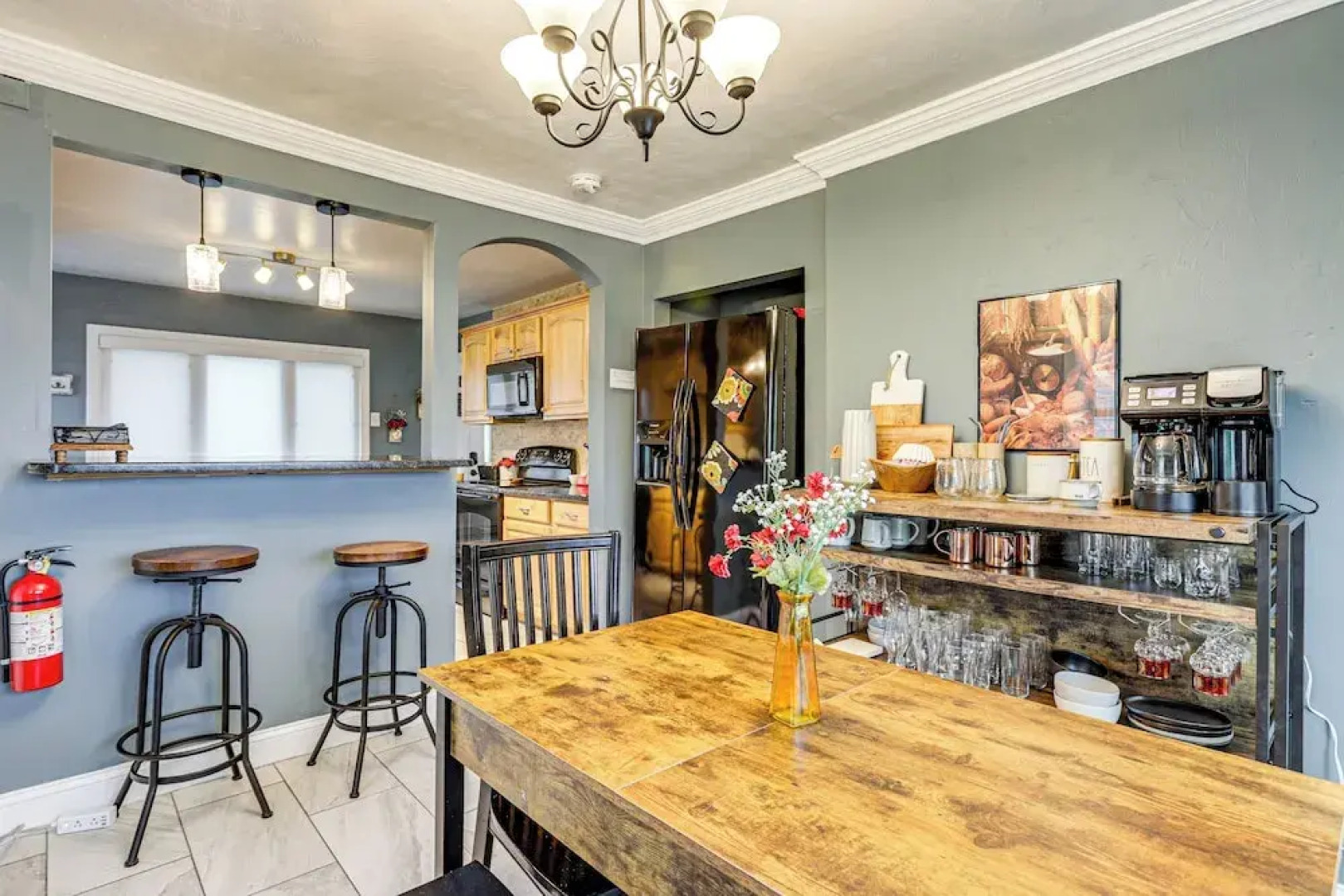 Lakefront Cottage 2 Mi to Palladium in Worcester!