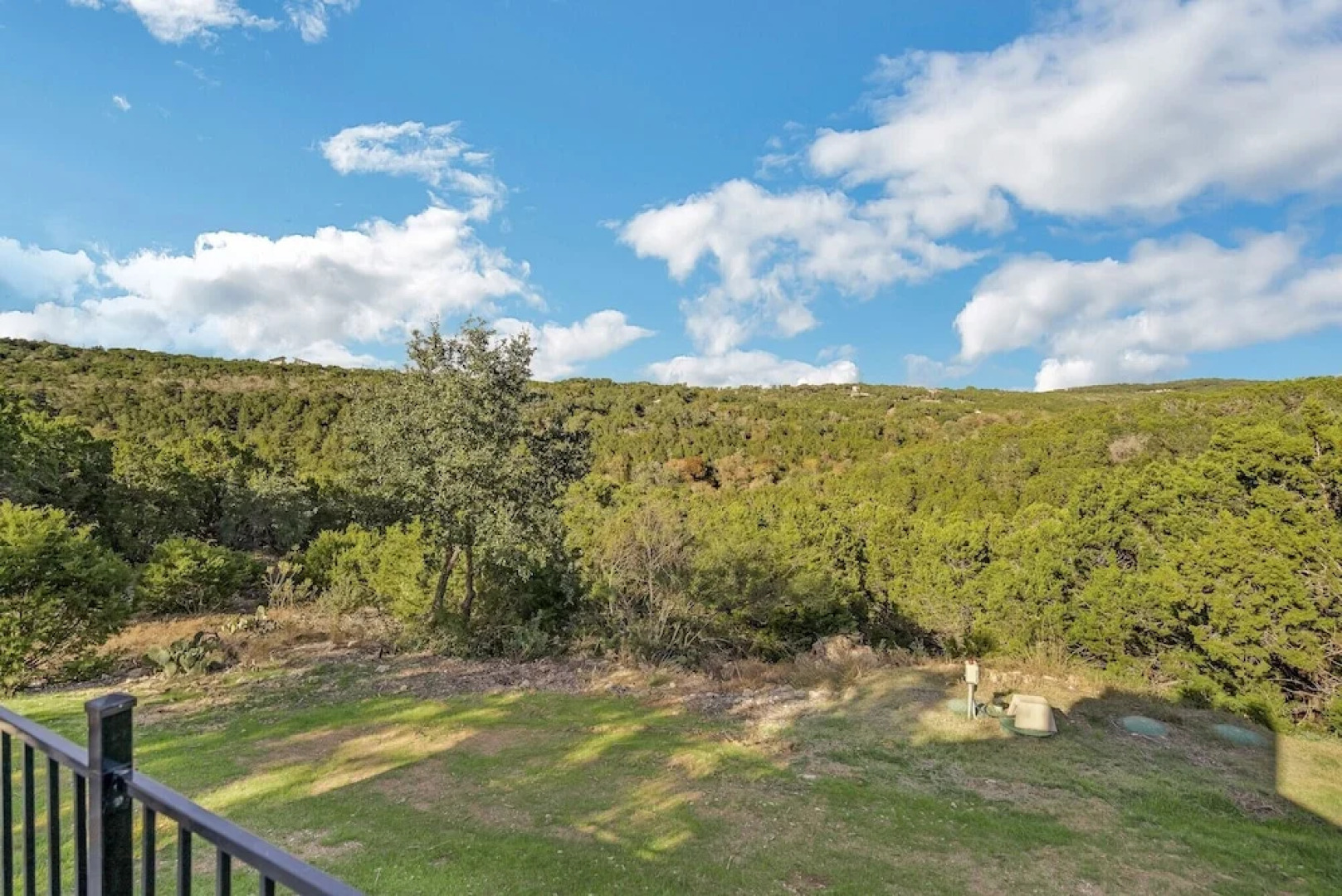 NEW Gorgeous Home With Hot Tub 5min From the River