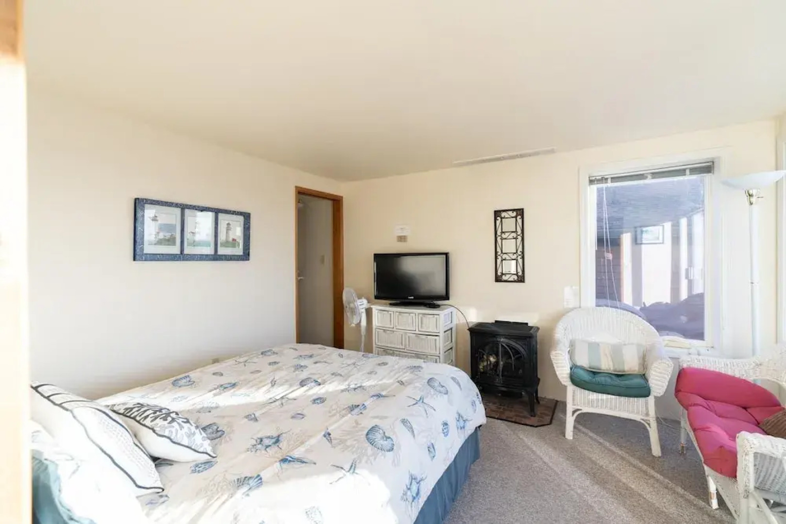 Whale Pointe 2 Br cottage by RedAwning