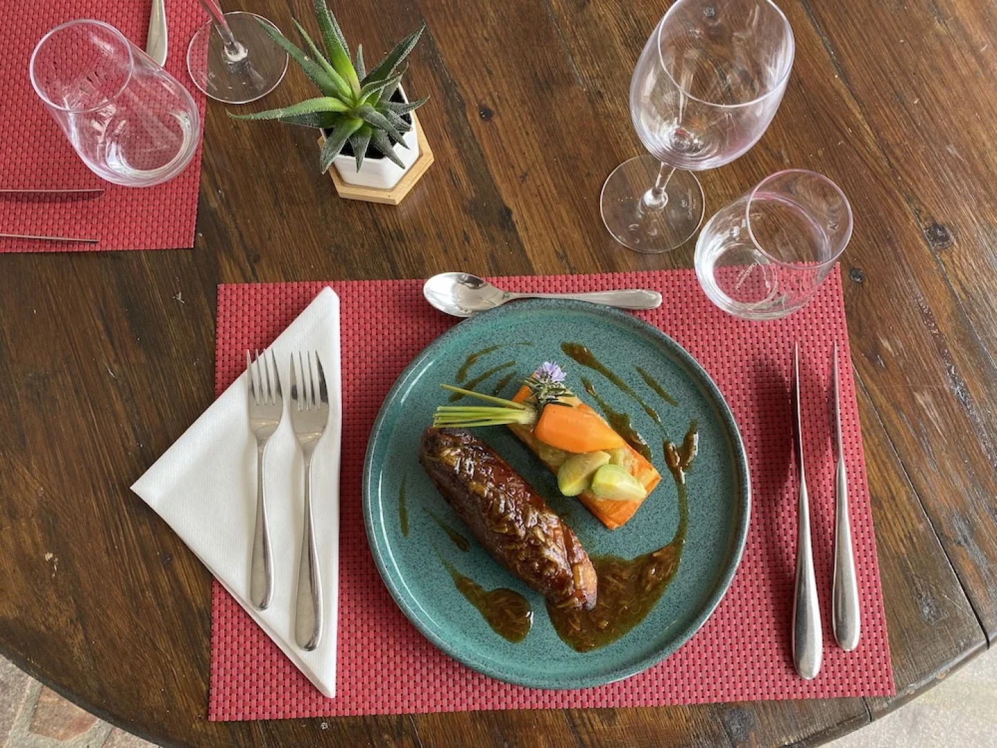 Logis Hôtel Domaine les Falaises