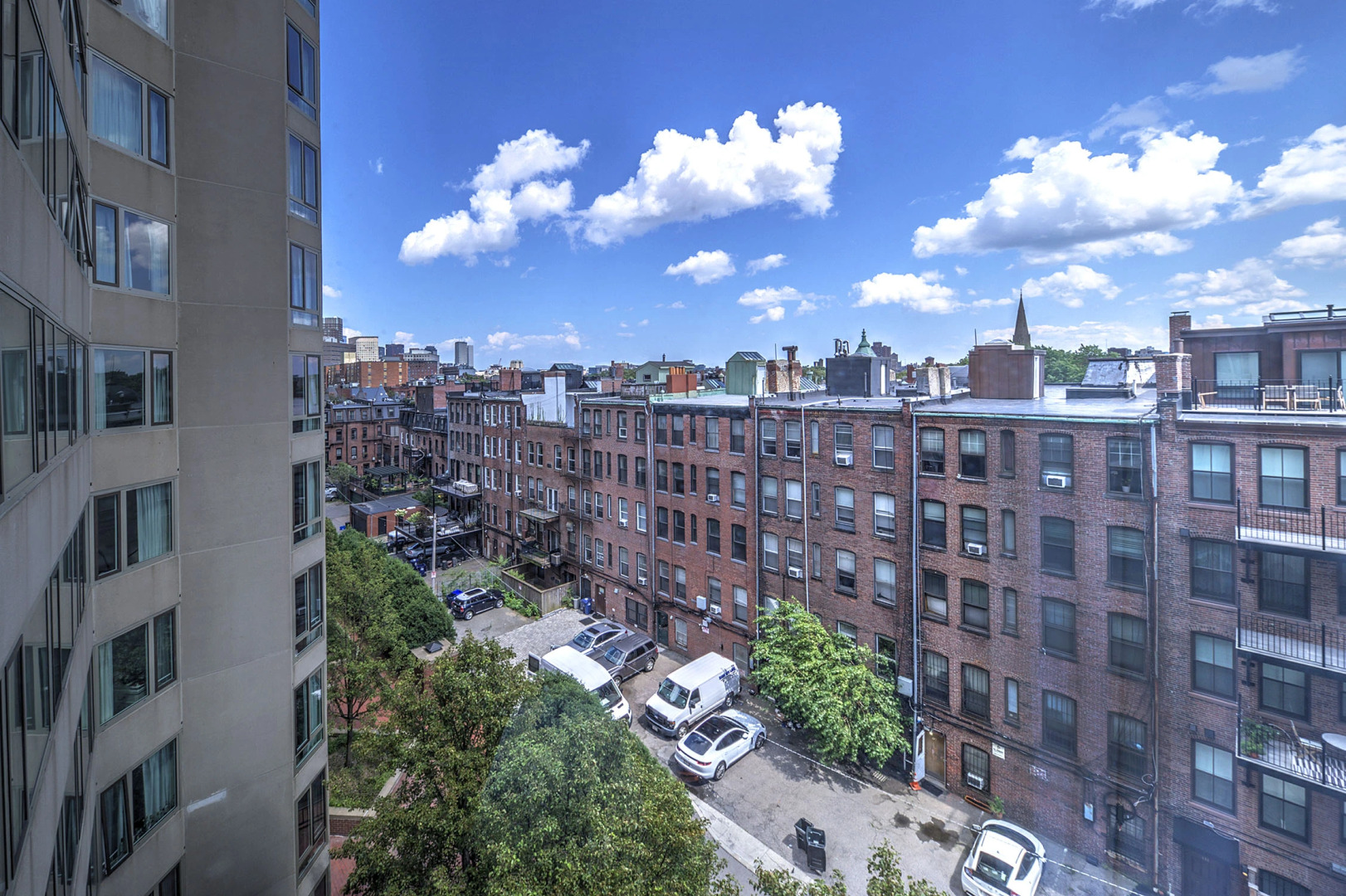 Awesome Apt in the Heart of Back Bay!