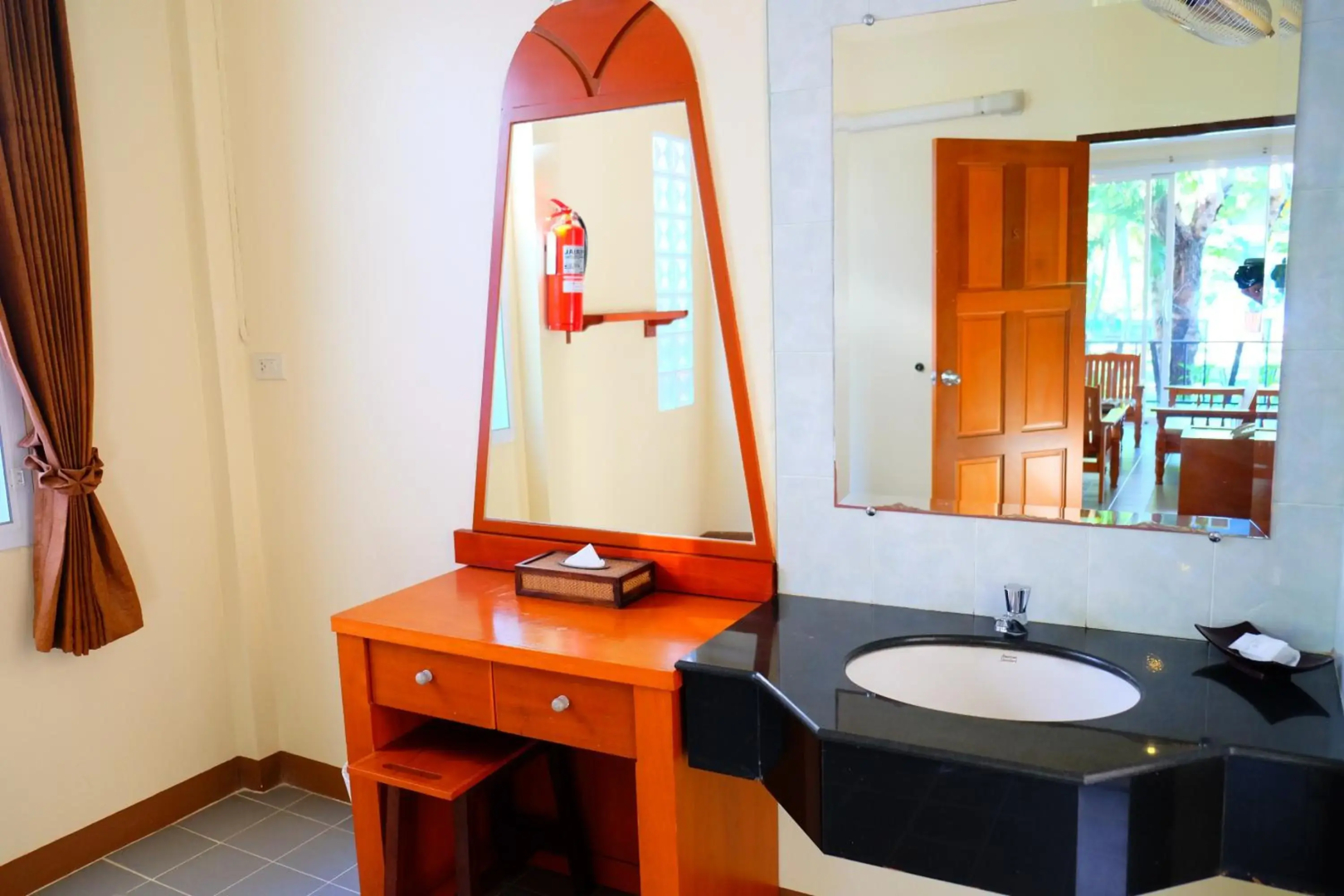 New Travel Beach Resort