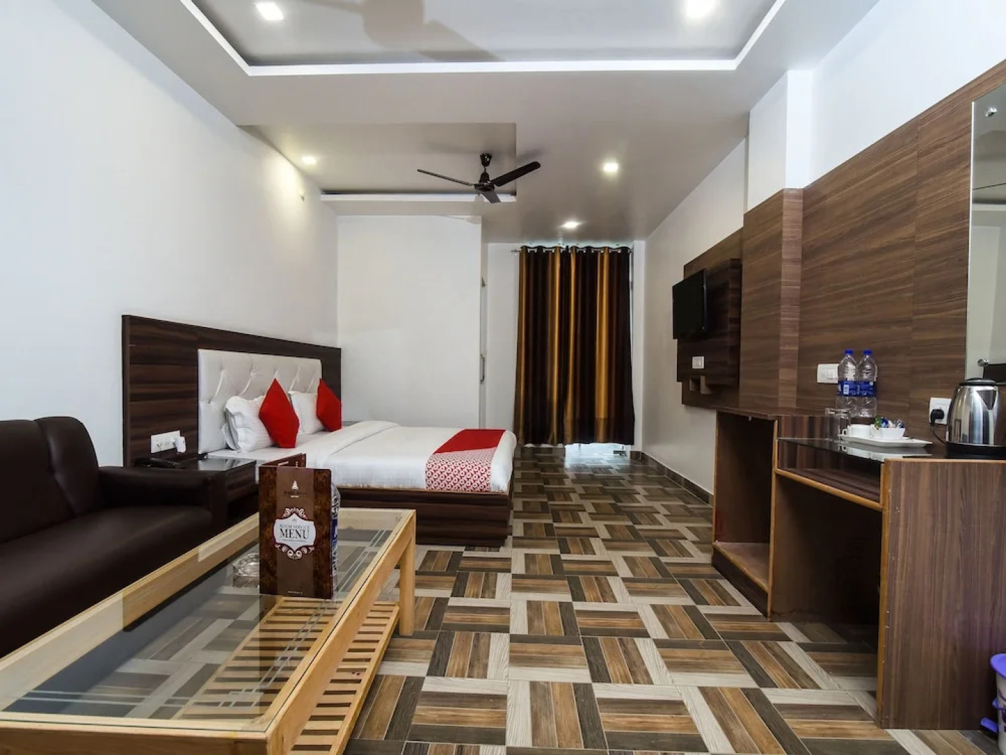 OYO 15806 Hotel Naddi Hills