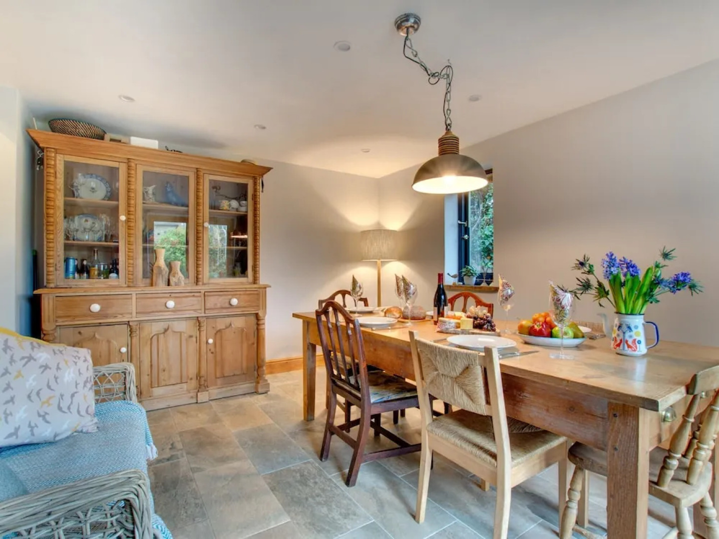 Converted Barn With Excellent Wooden Beams, High Ceiling and a Cosy Terrace