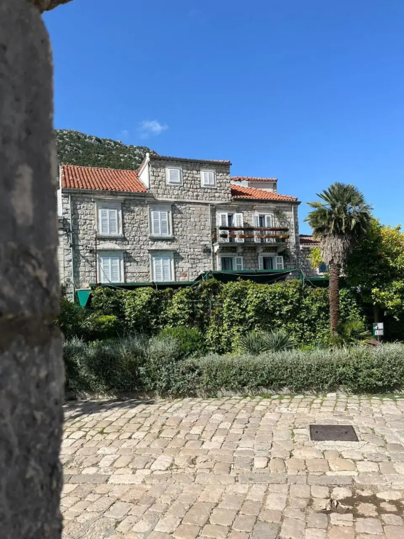 Apartment Main Street