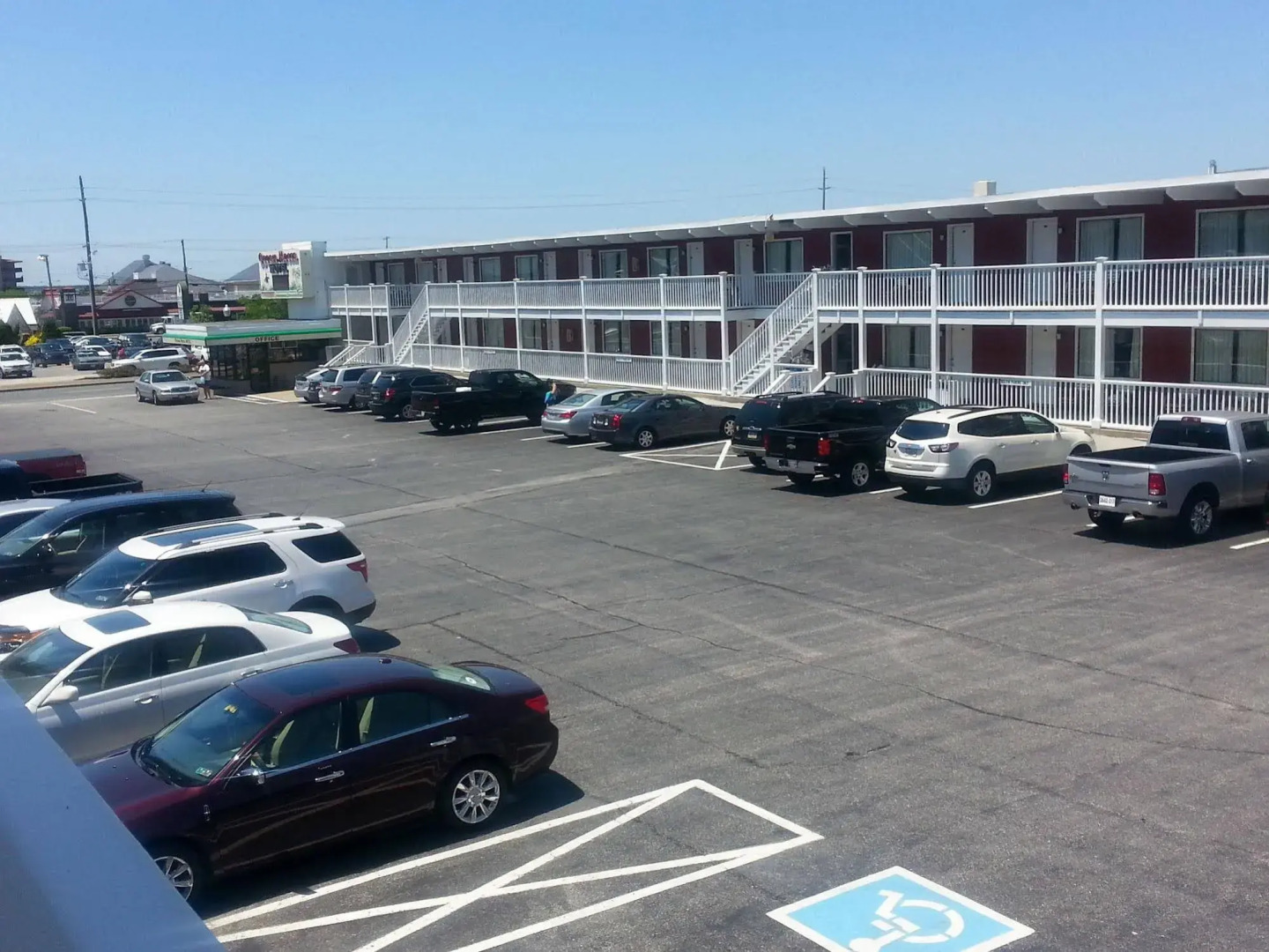 Fish Tales Boardwalk Inn