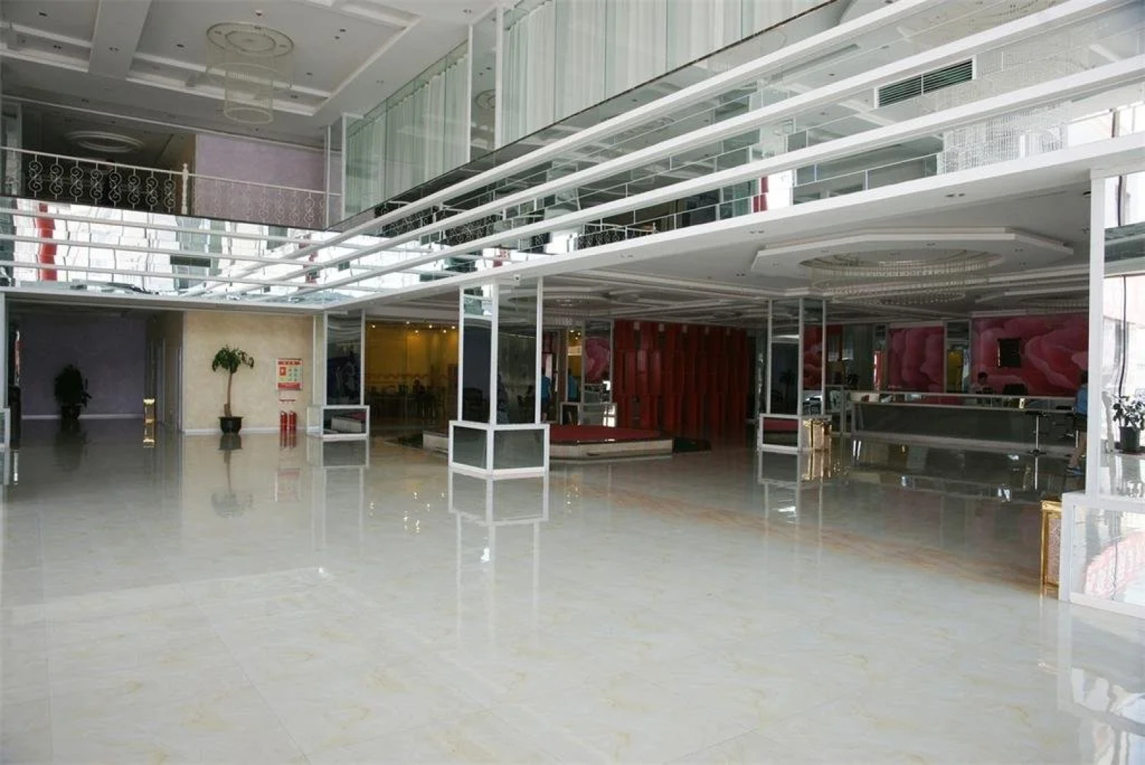 Blue Whale Minghai Hotel