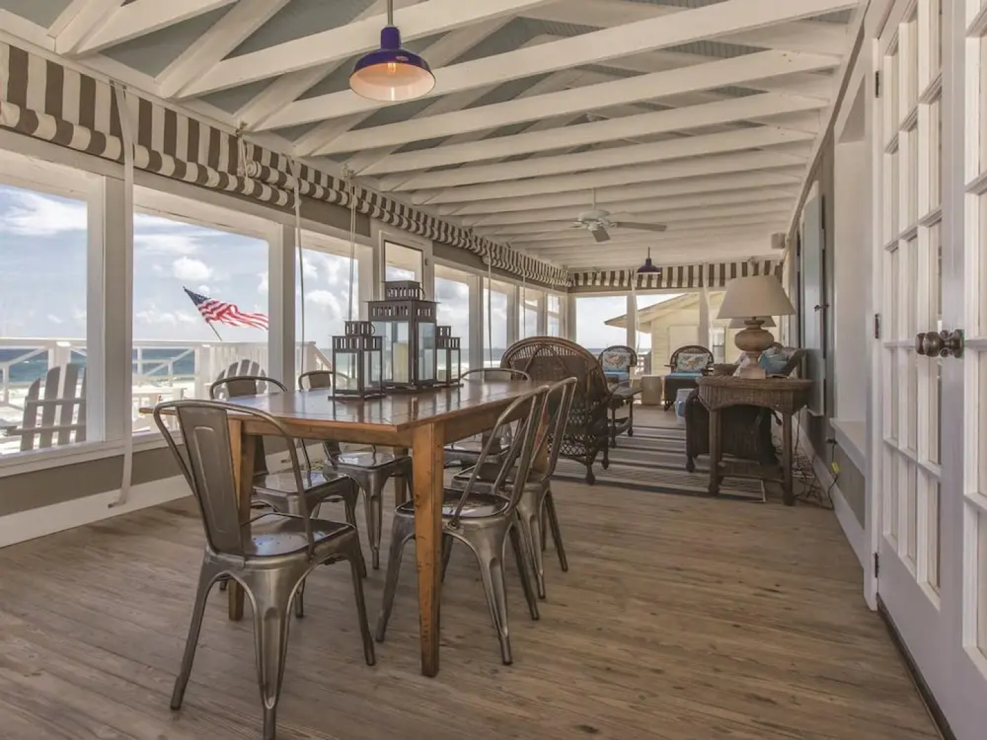 Aunt Pattie's Cottage by Youngs Suncoast