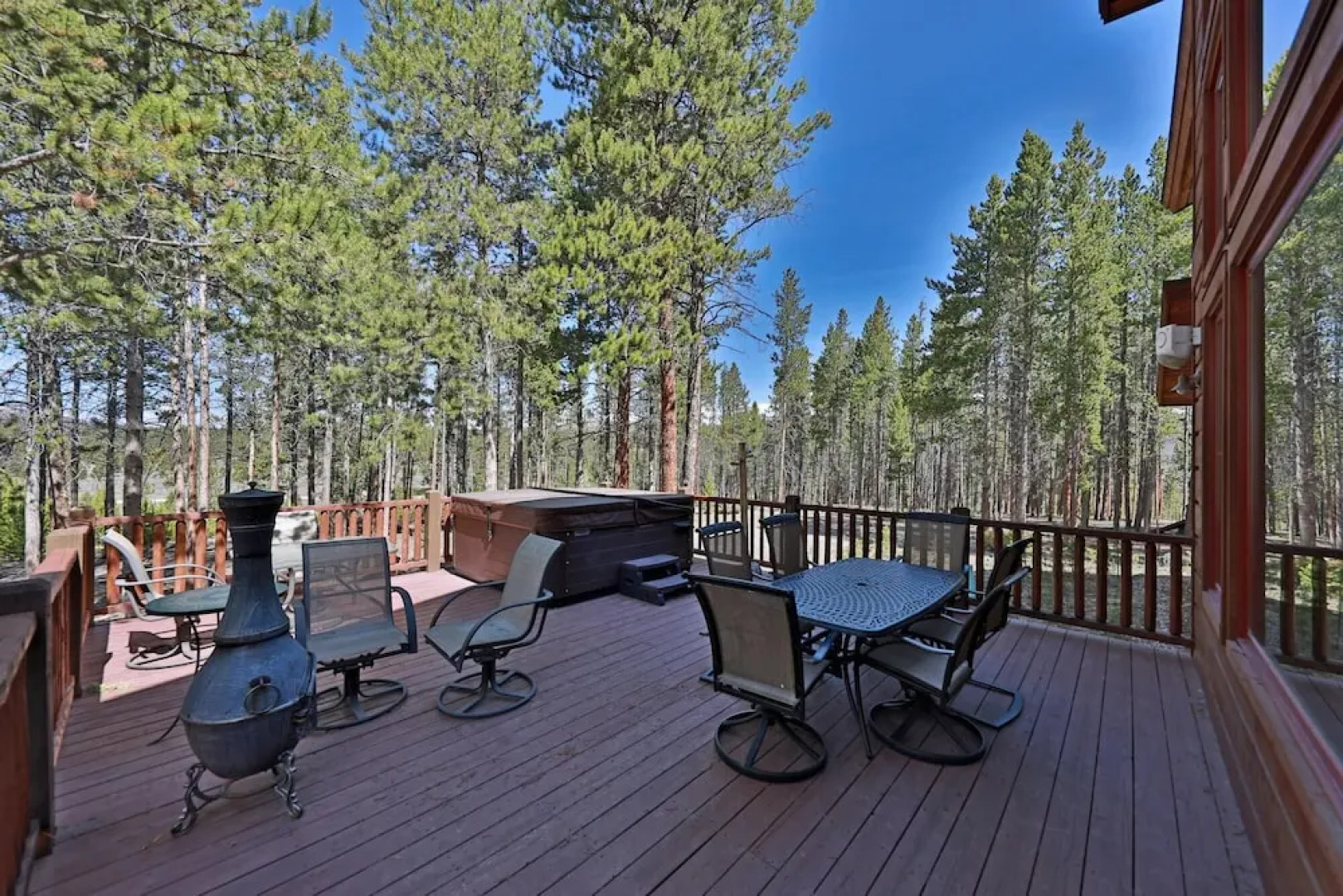 Juniper House 4 Bedrooms 3.5 Bathrooms Home