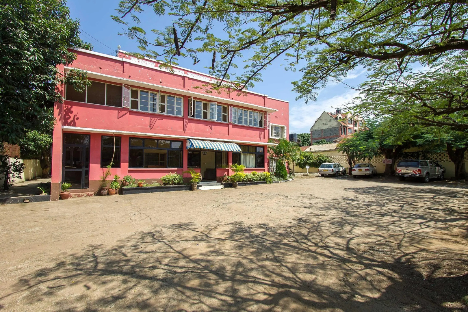 New East View Hotel