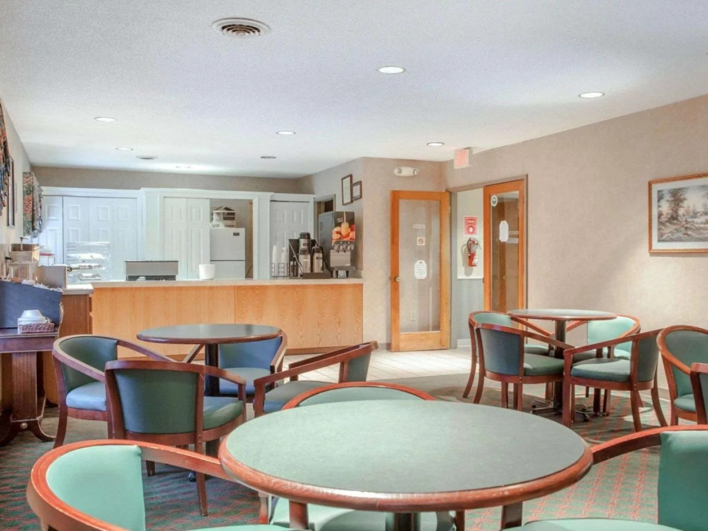 Econo Lodge Inn & Suites Knoxville East