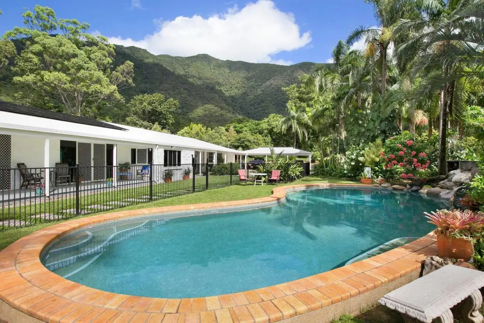 Jungara Bed And Breakfast