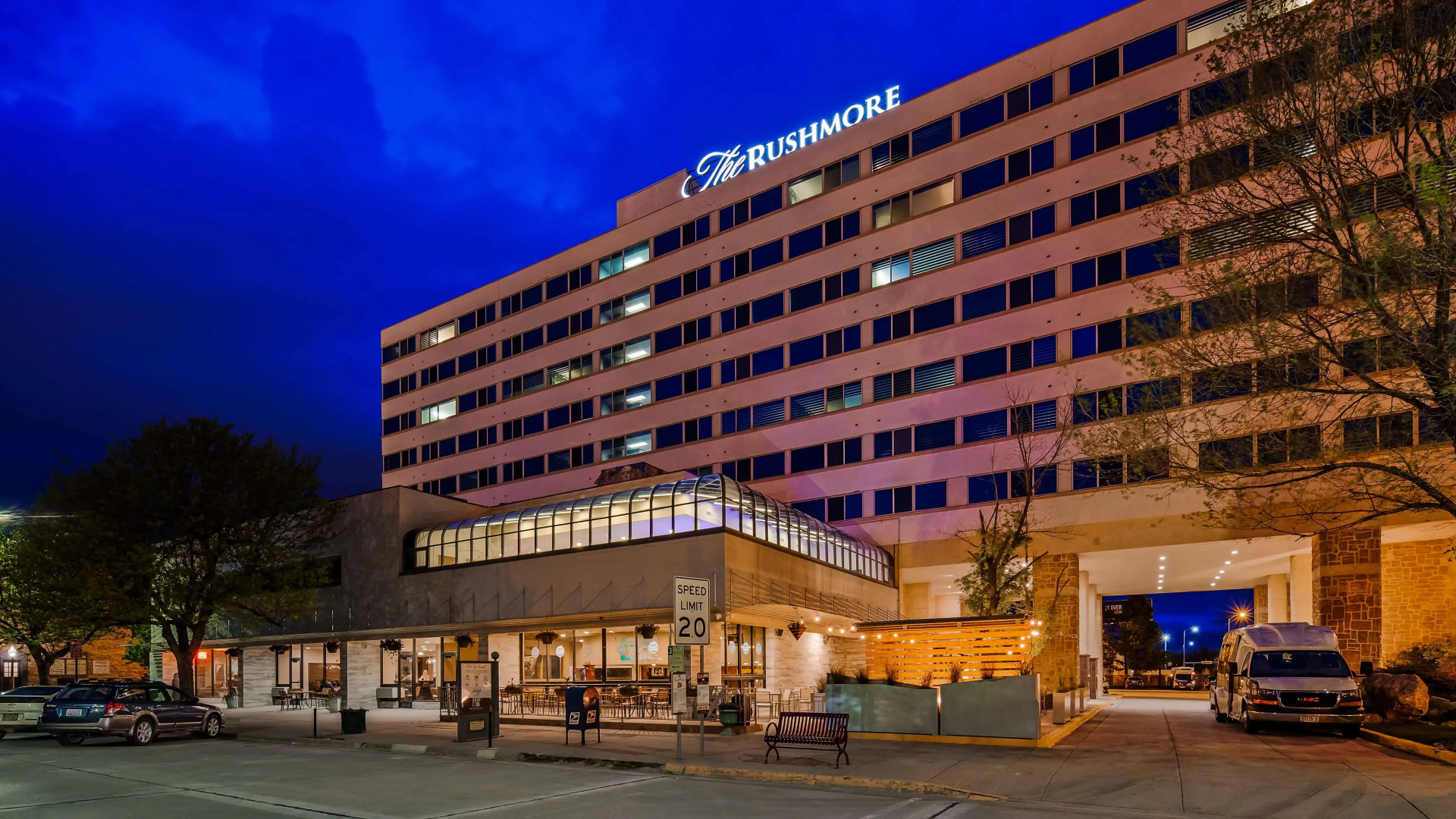 The Rushmore Hotel & Suites, BW Premier Collection