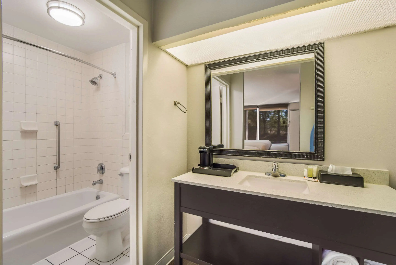 Clarion Inn & Suites Florence - Darlington