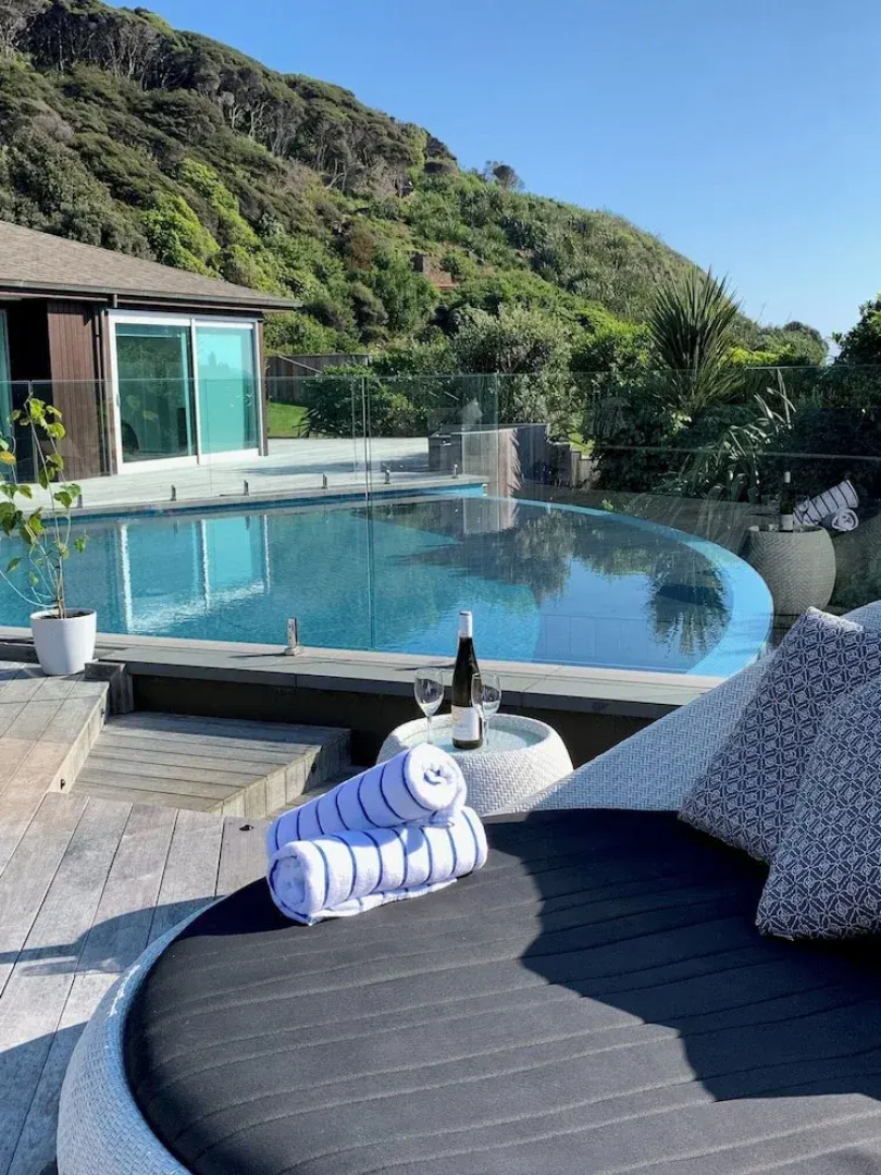 Te Whaanga Retreat & Spa Lodge & Canvastown Luxury Glamping Tents