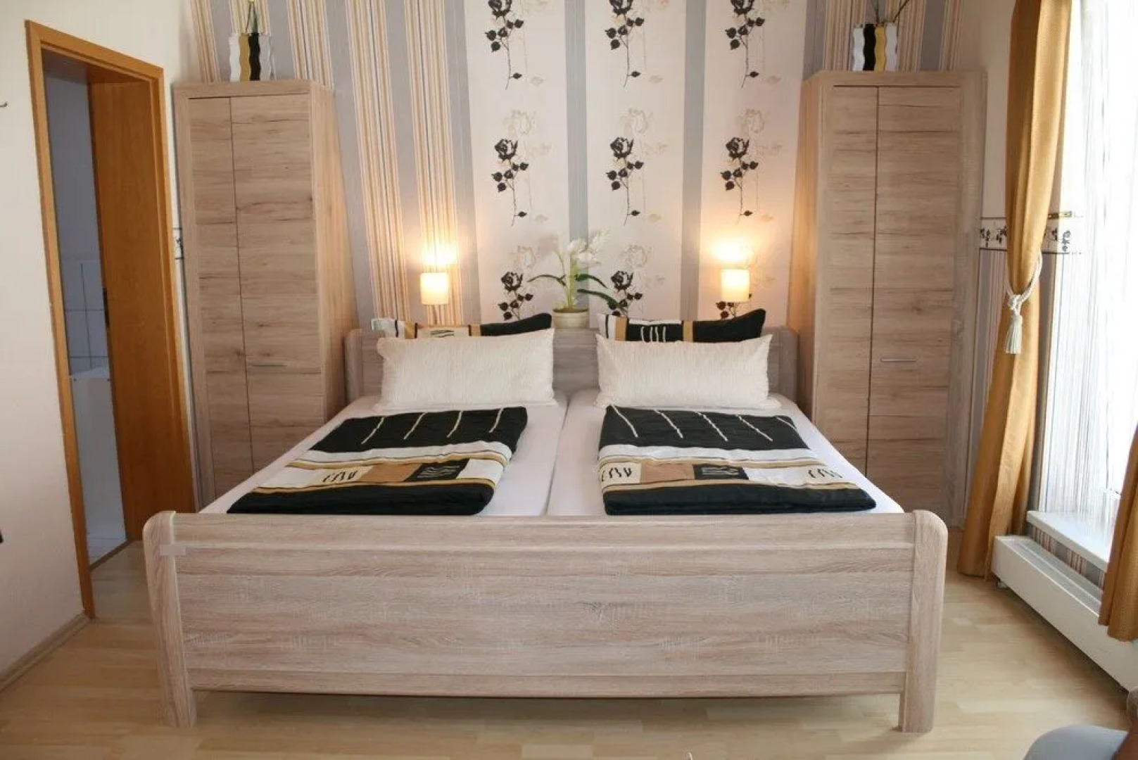 Ferienwohnungen & Gästezimmer Kachel