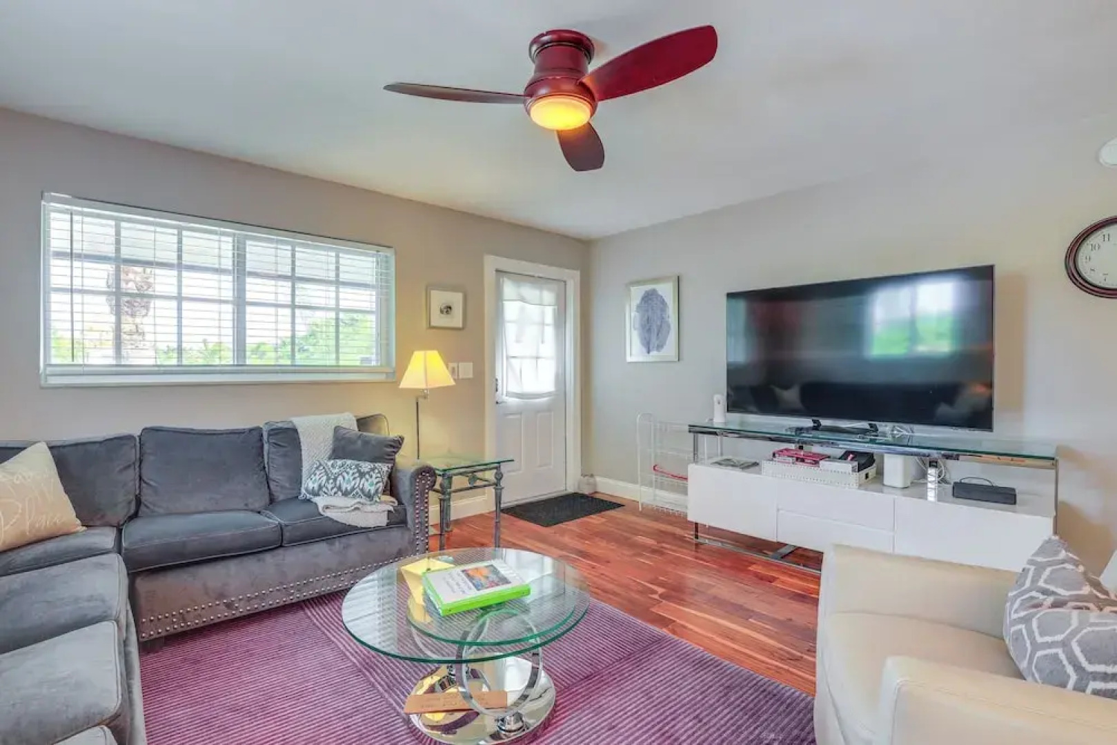 Cozy Singer Island Condo: Walk to Beach & Marina!