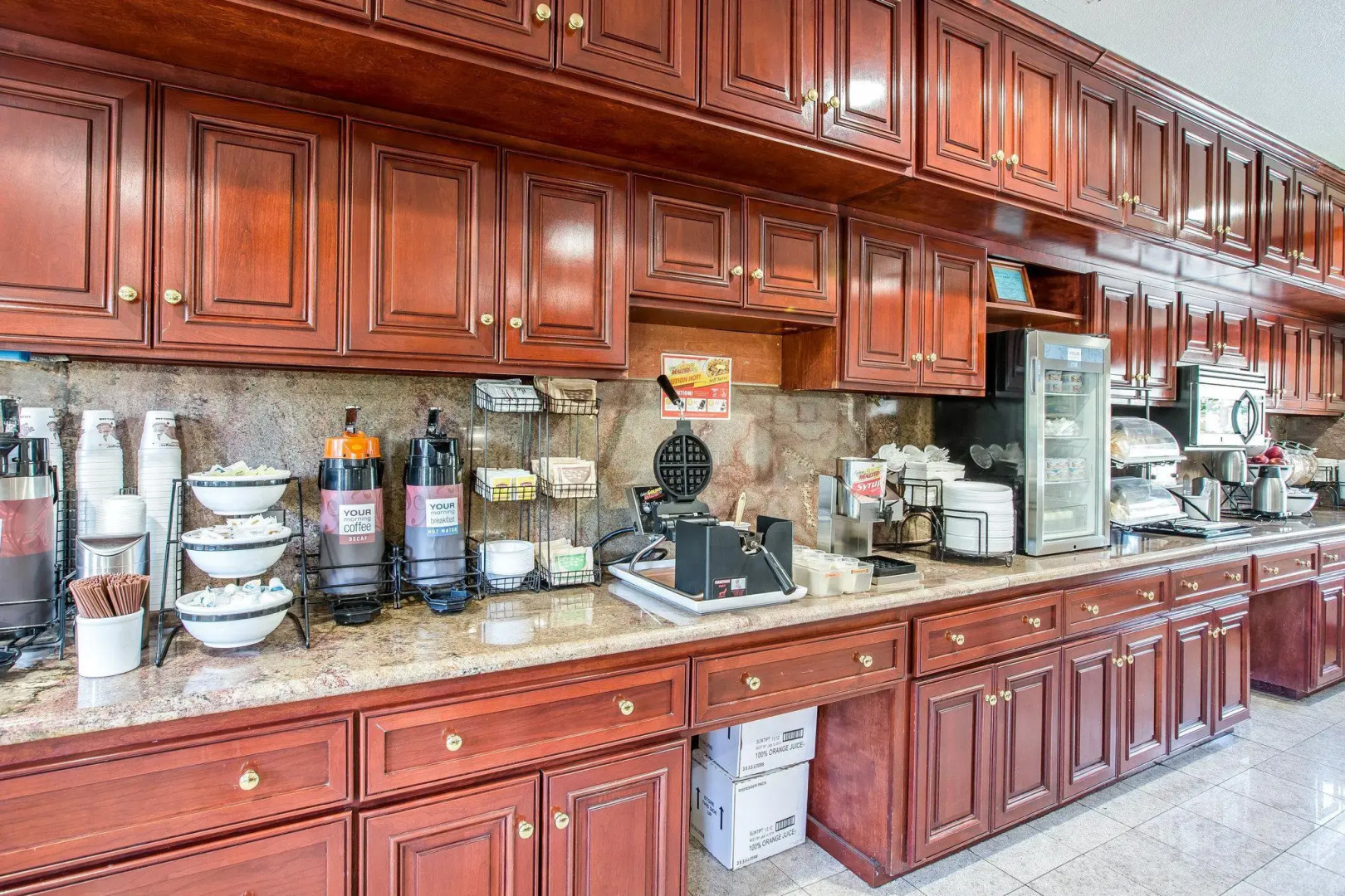 The Oakhurst Inn at Yosemite