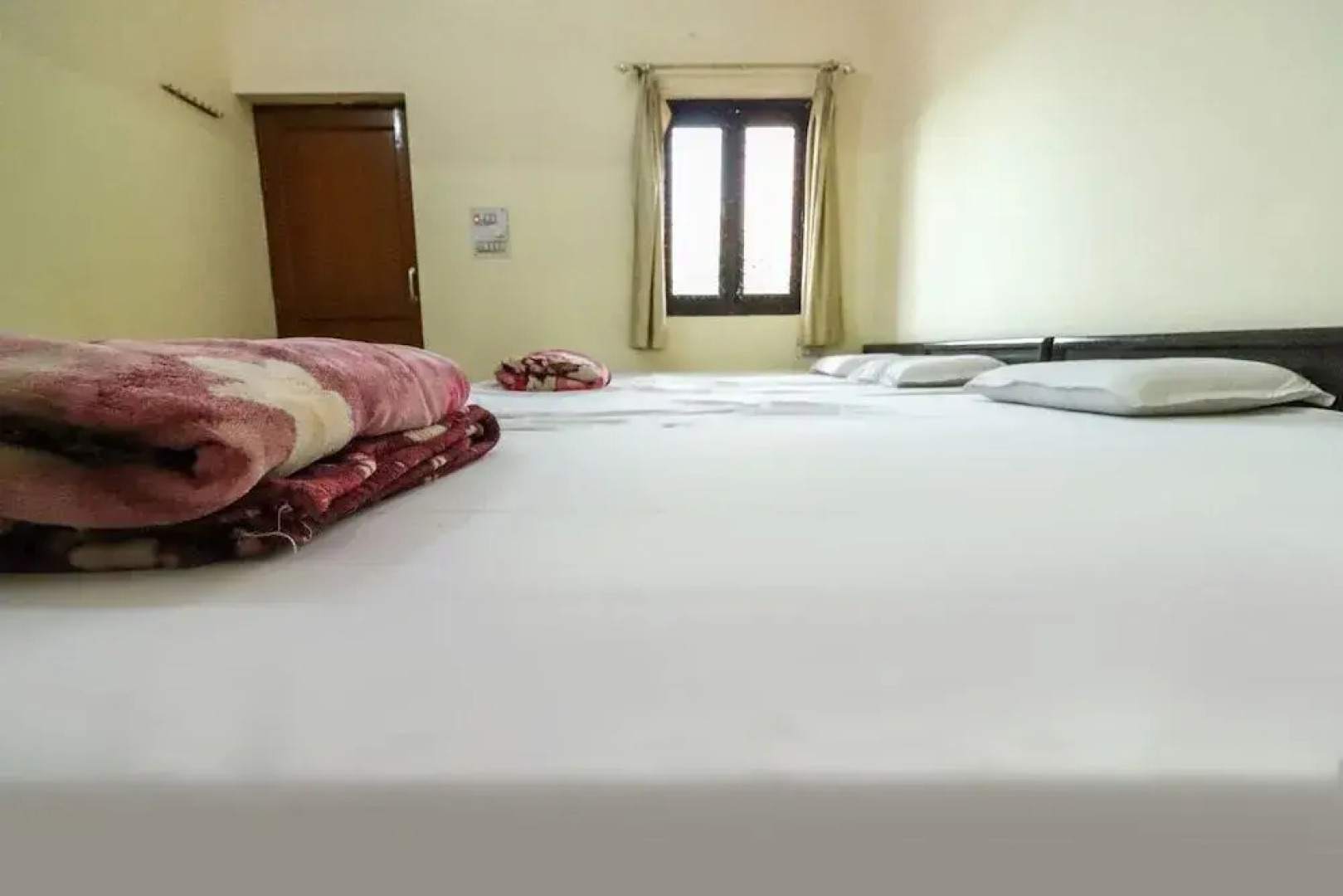 Shri Giriraj Dham by OYO Rooms