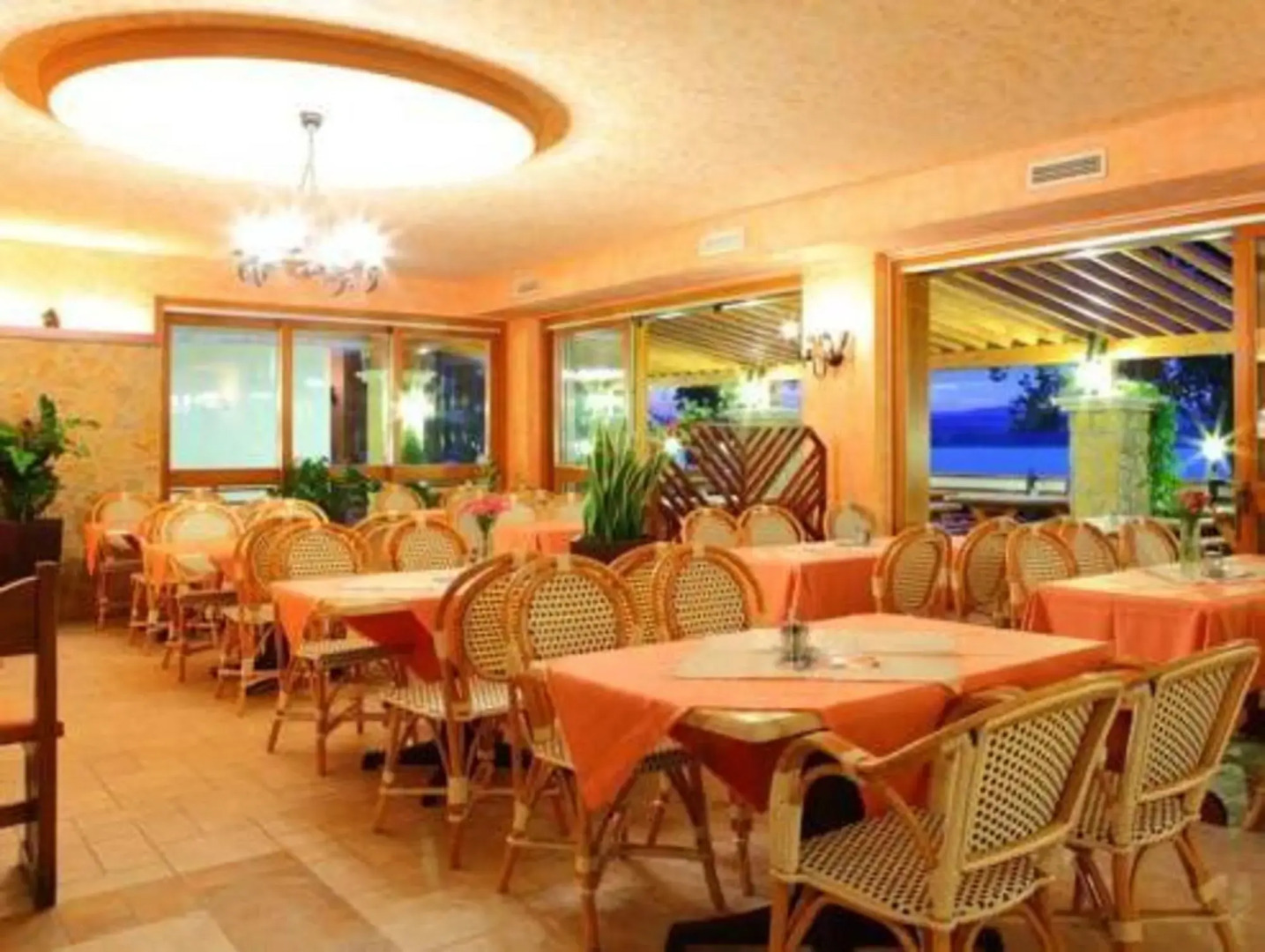 Lepke Apartmanház és Étterem