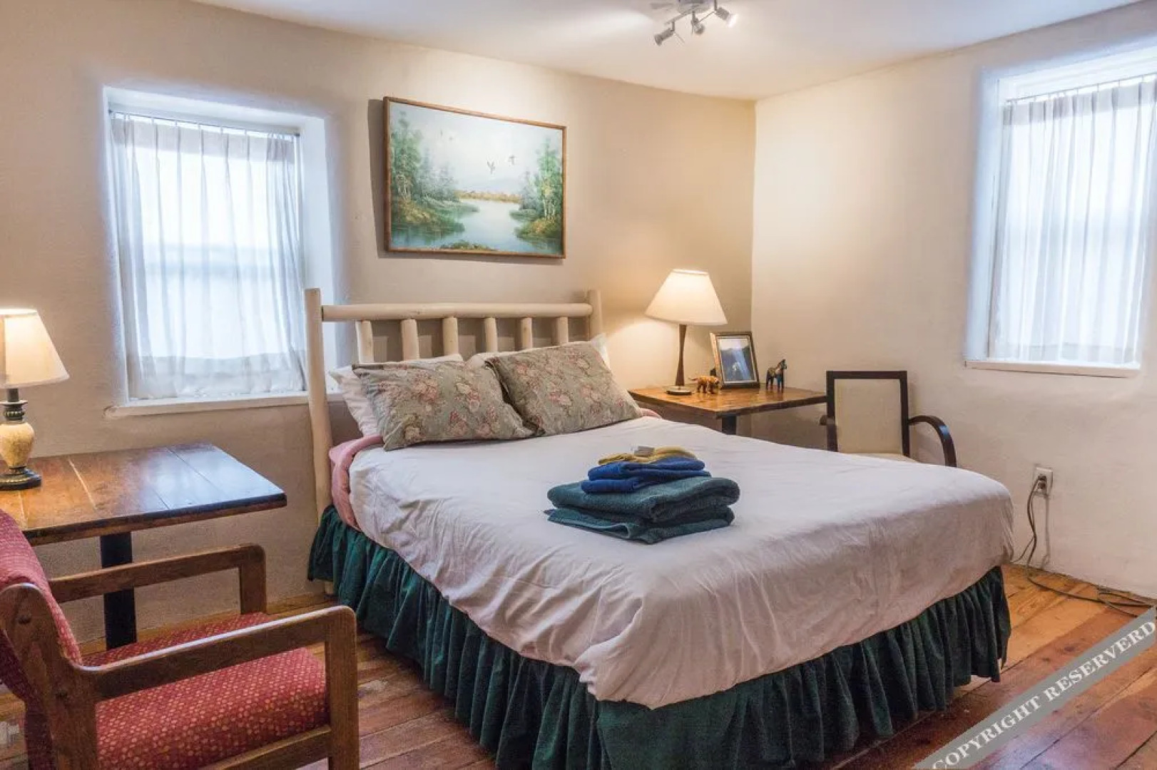 Snowmansion Taos Hostel Ski Lodge Inn & Campground