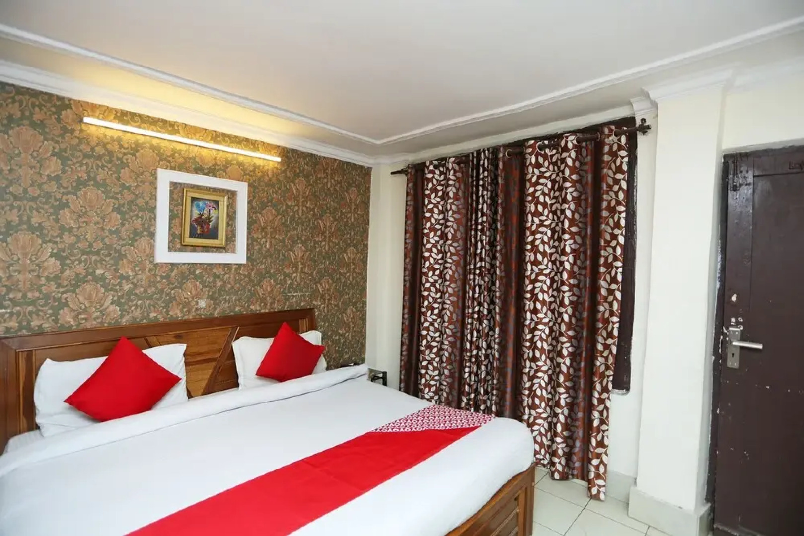 OYO 9452 Hotel Moonlight