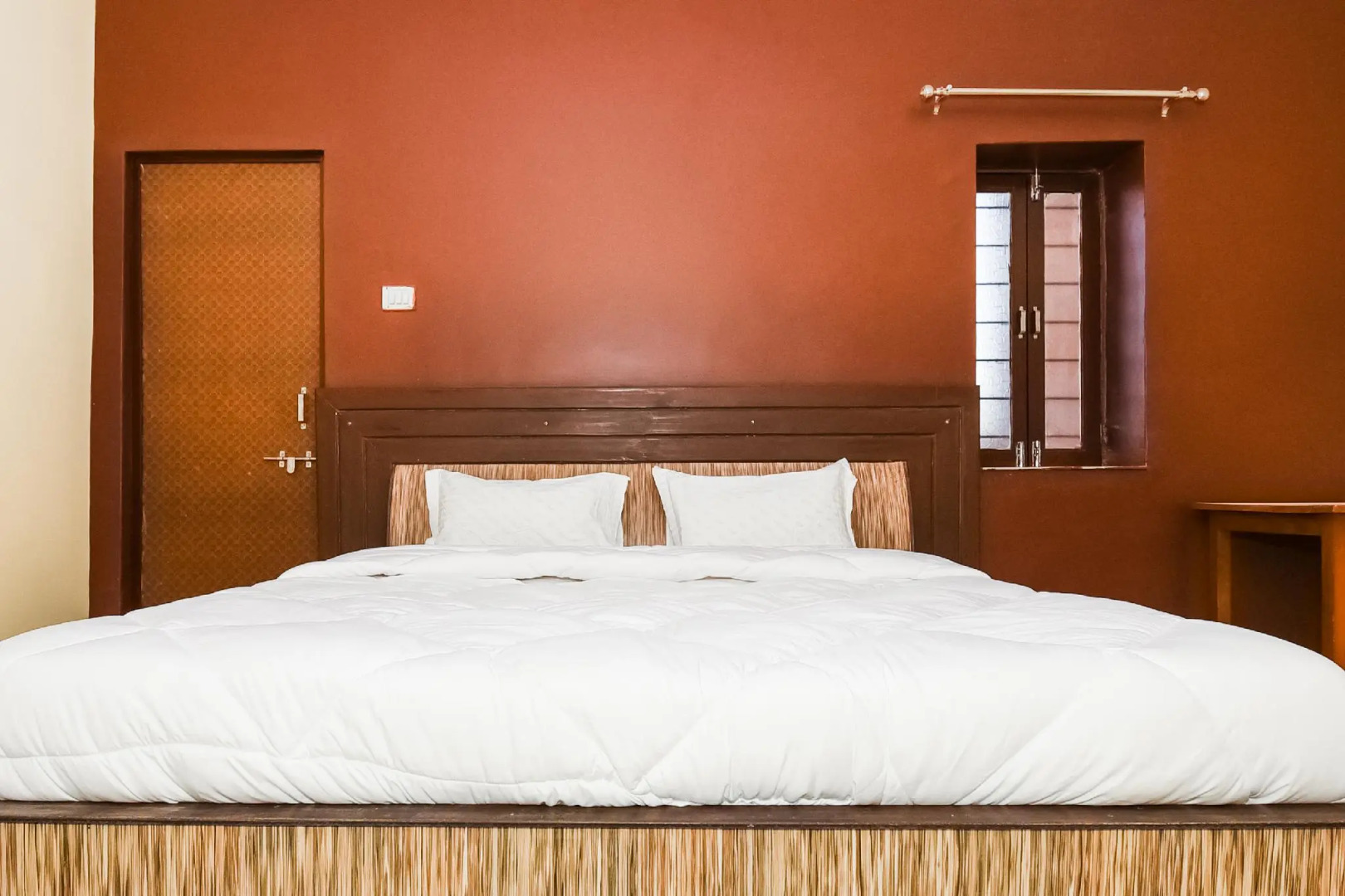 SPOT ON 40066 Sapphire Inn