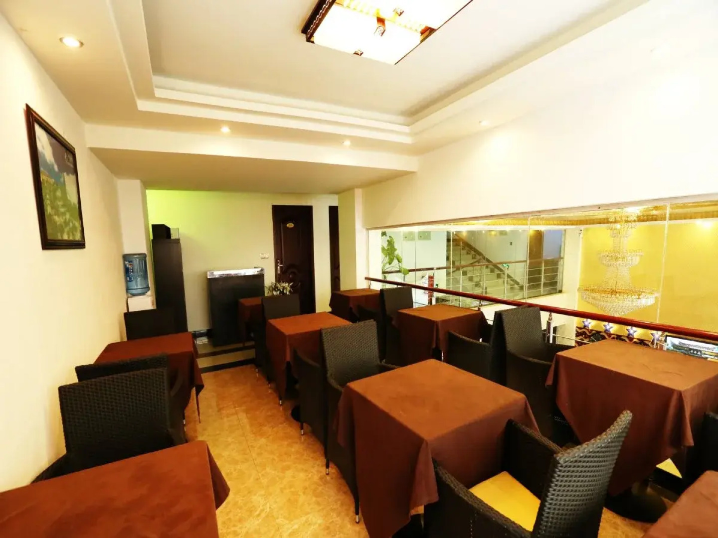 Mount Emei Happy Hotel