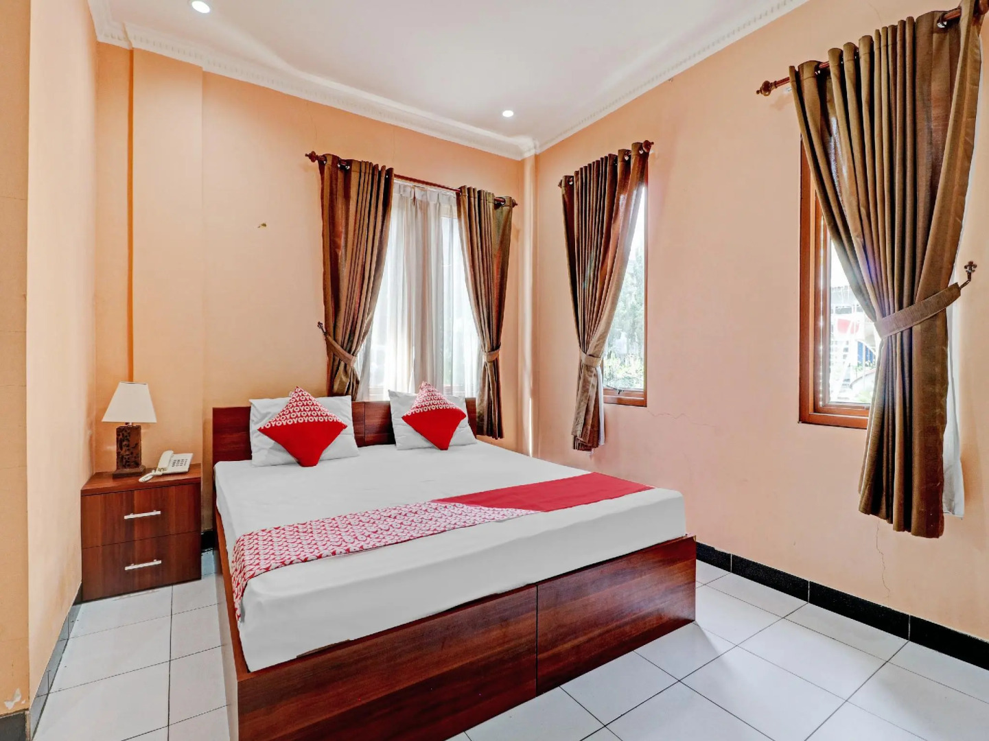 OYO 90475 Mirda Gratia Hotel