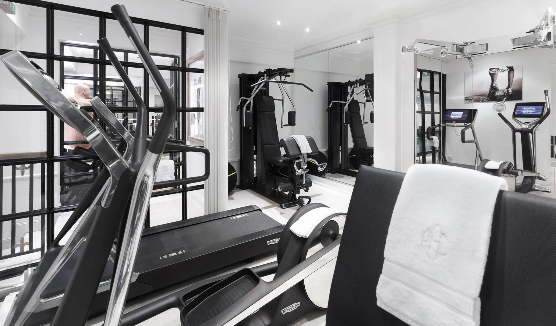 Schlosshotel Berlin By Patrick Hellmann