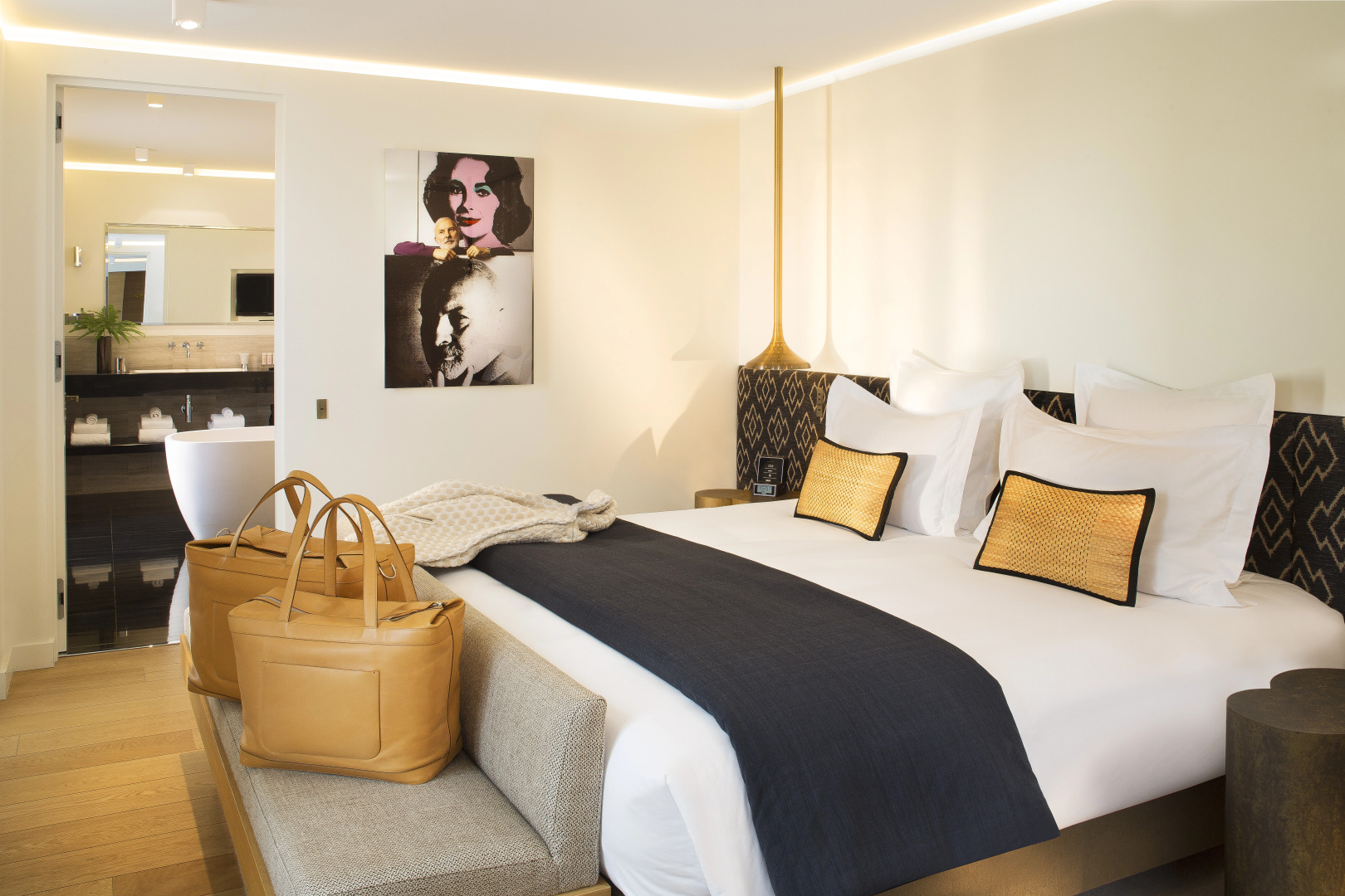 Hotel Marignan Champs - Elysées