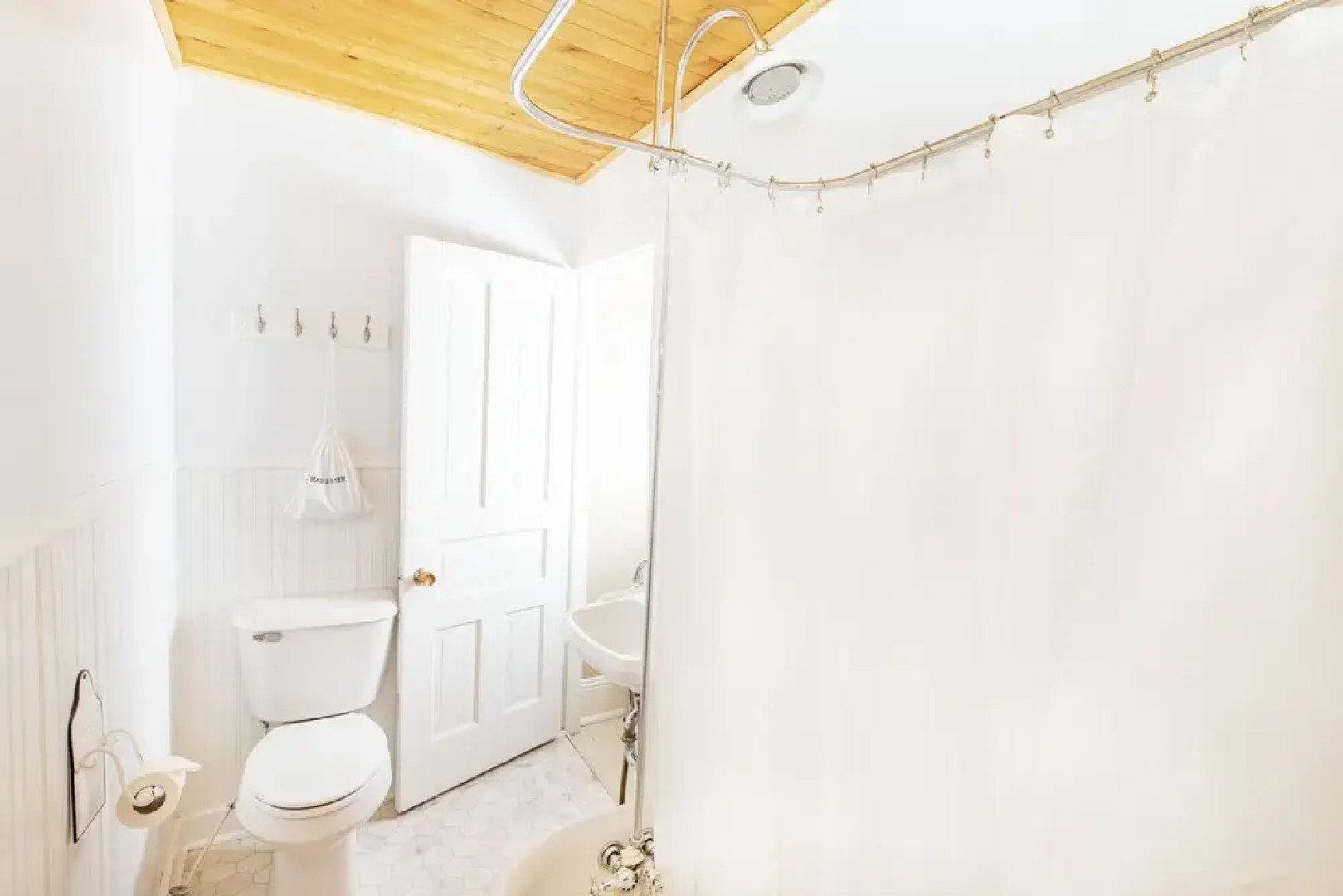 Pine Cottage Bed & Breakfast