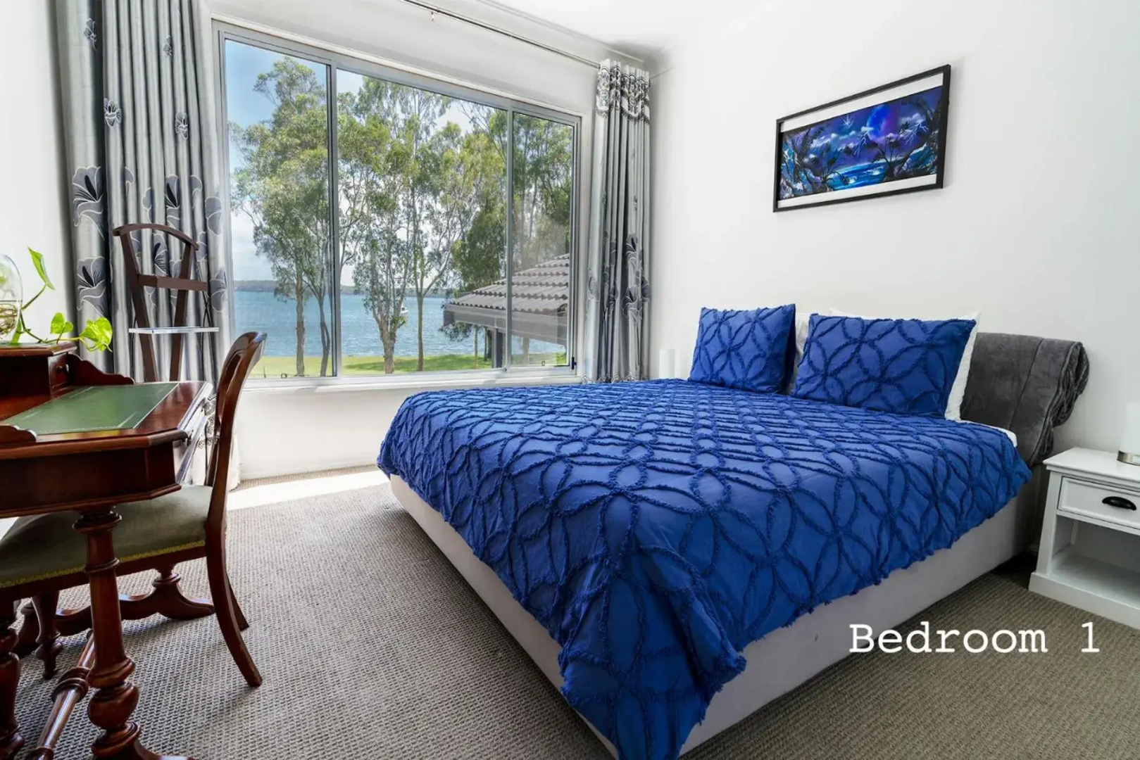 Getaway Lakefront Environmental House on Lake Macquarie with Water View