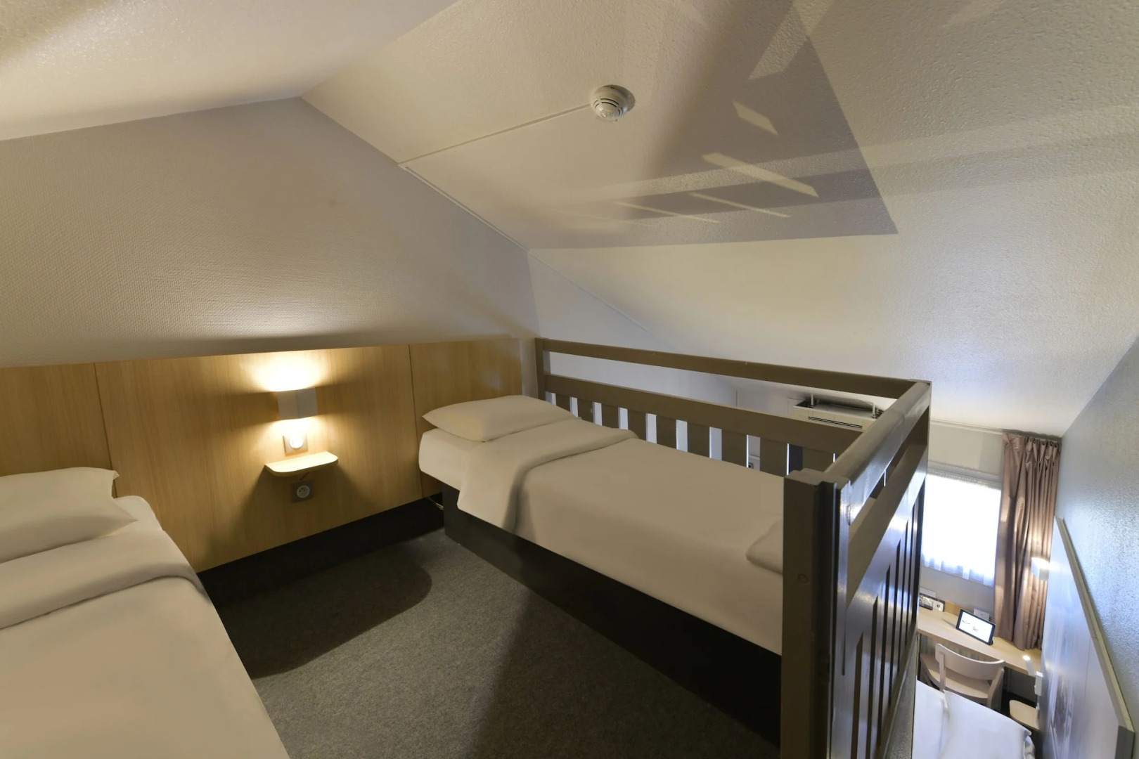 B&B HOTEL Clermont-Ferrand Le Brézet Aéroport