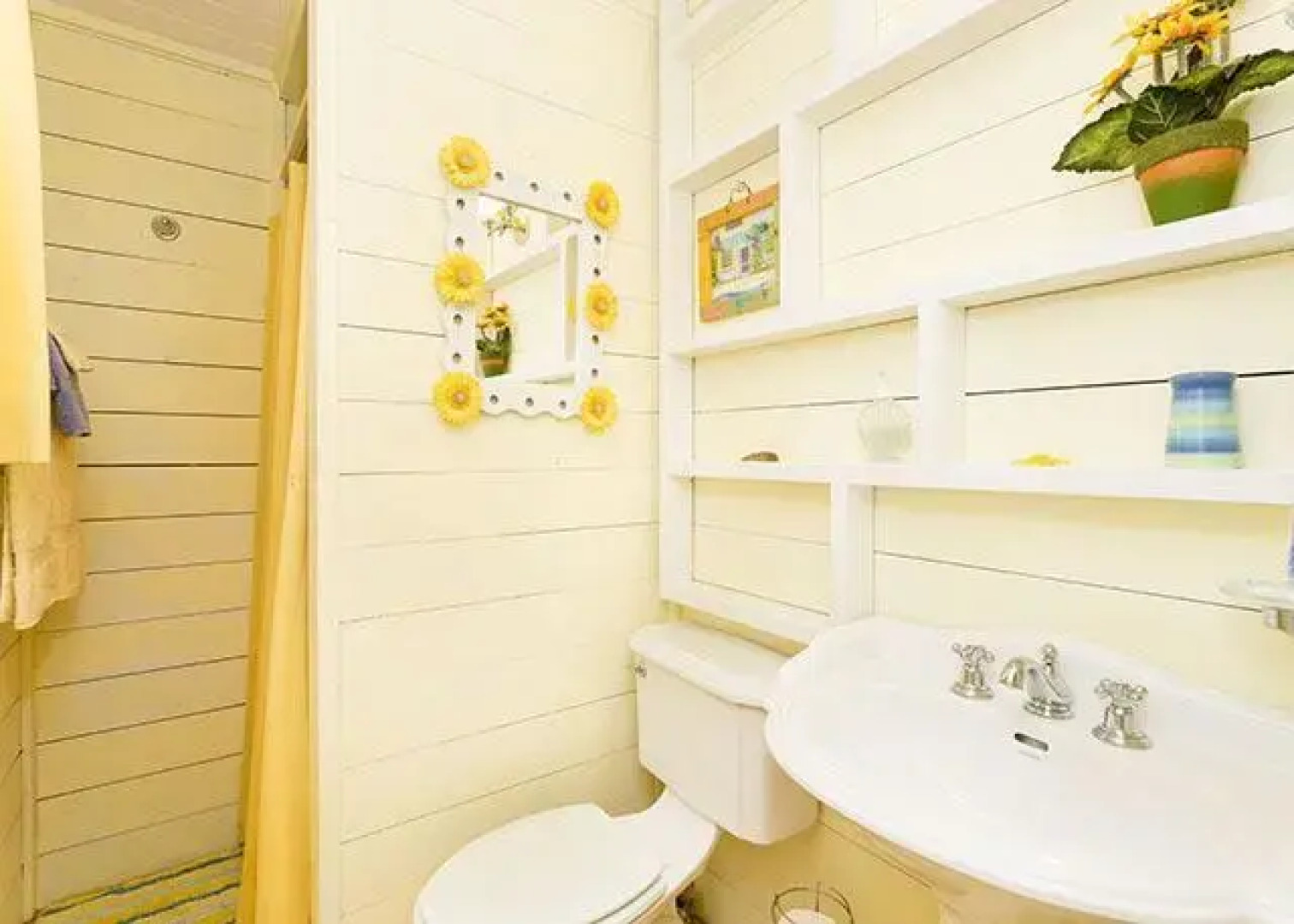 Blue Parrot by Vacation Rental Pros