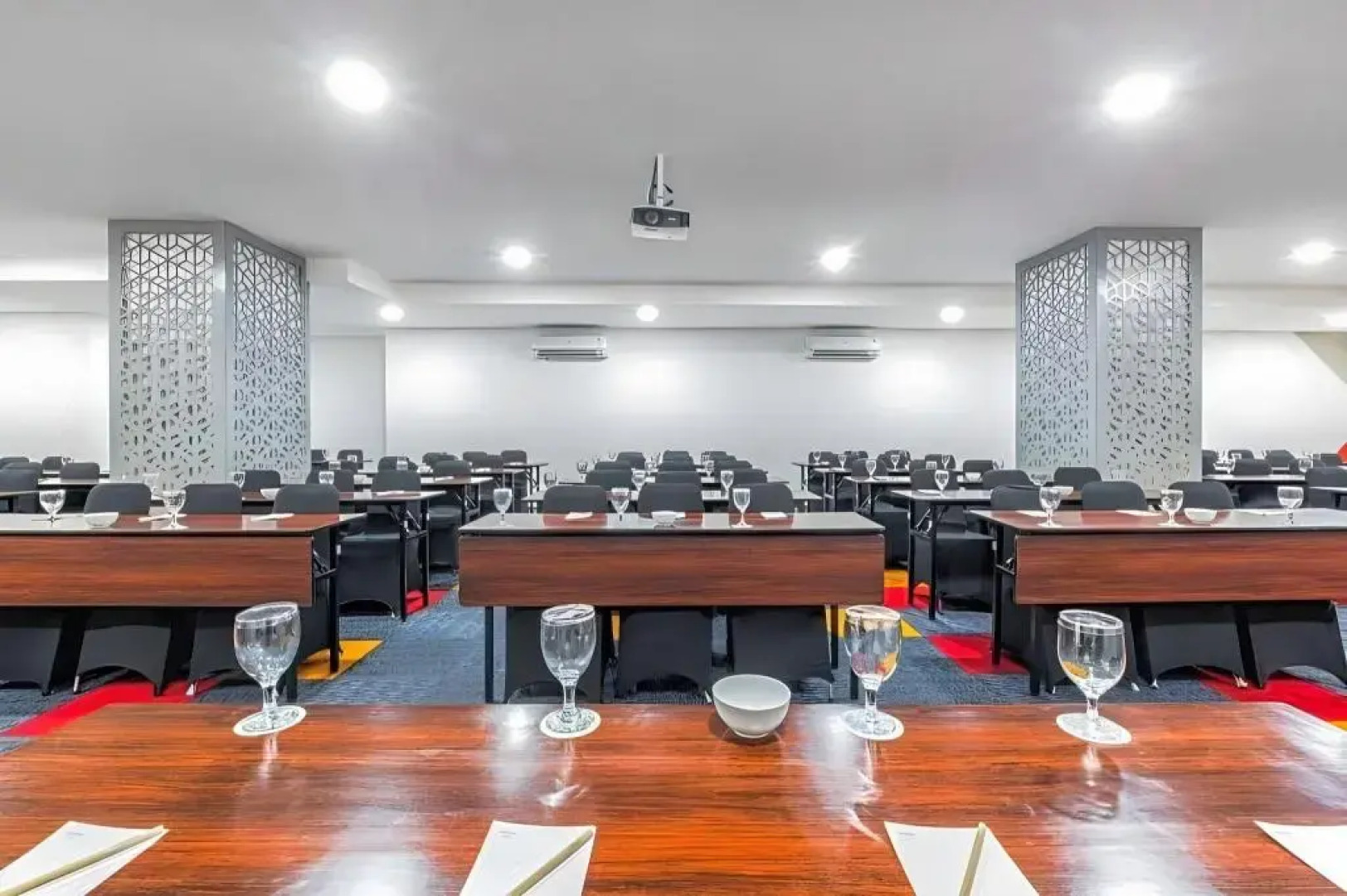 FOX Lite Royal Bay Makassar