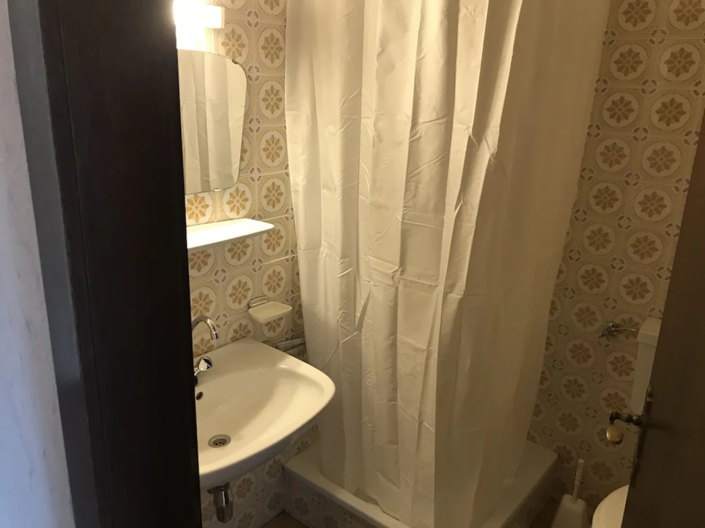 Hillside Rooms and Apartment