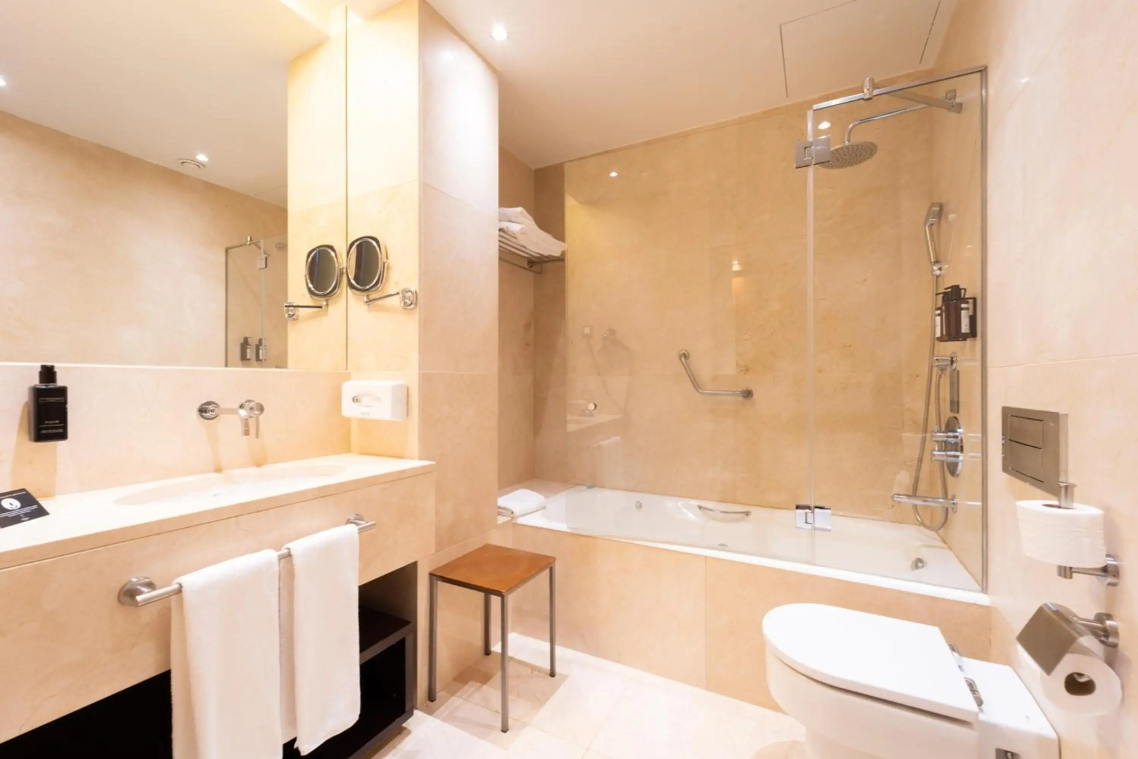ibis budget Singapore Sapphire