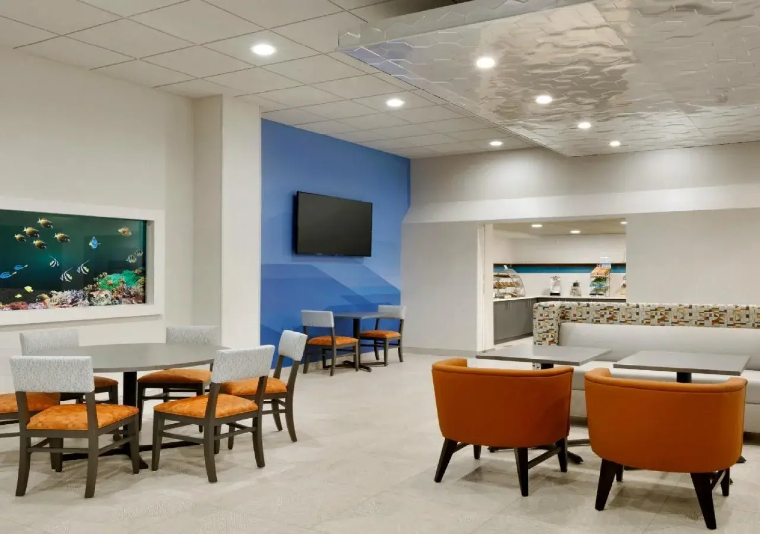 Holiday Inn Express Williamsbrg Busch Gardens Area by IHG