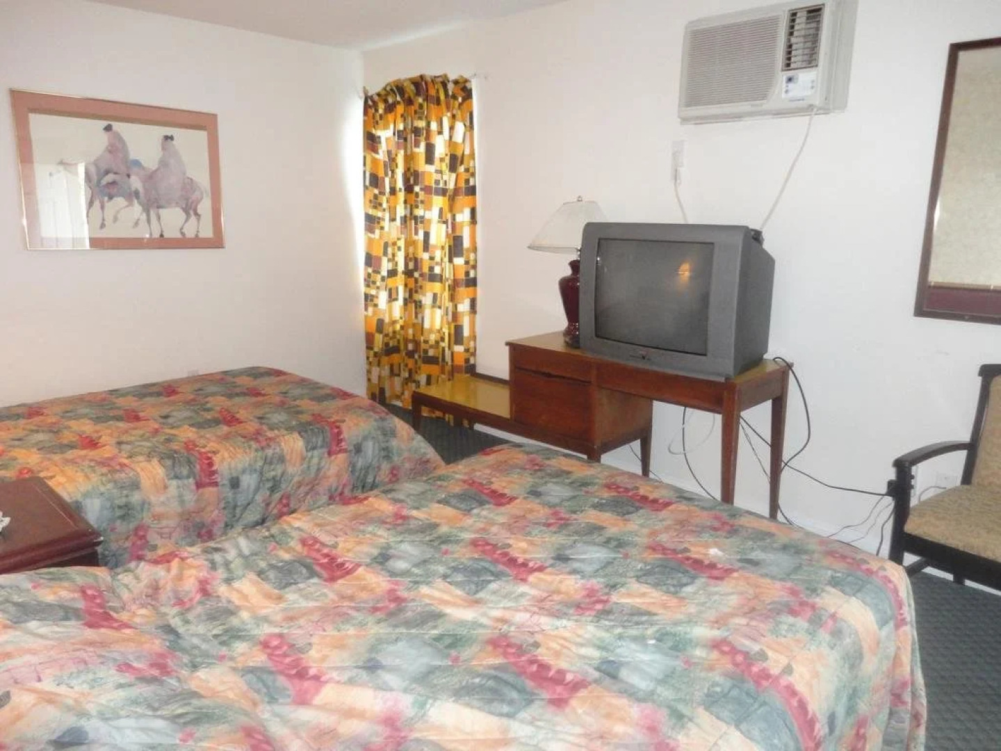 Airport Inn Lakeside