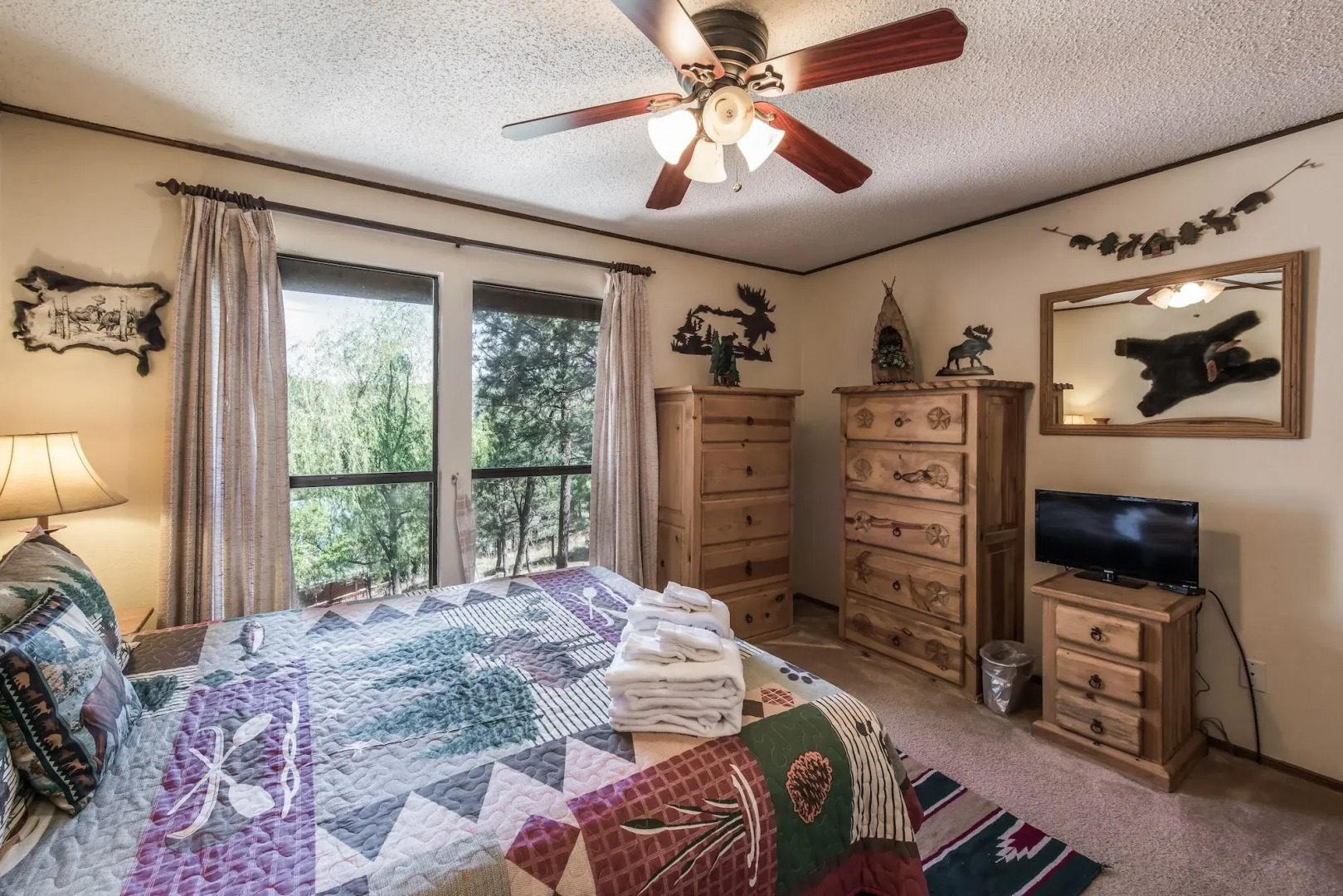 Cowboys Indians and Outlaws - Three Bedroom Cabin