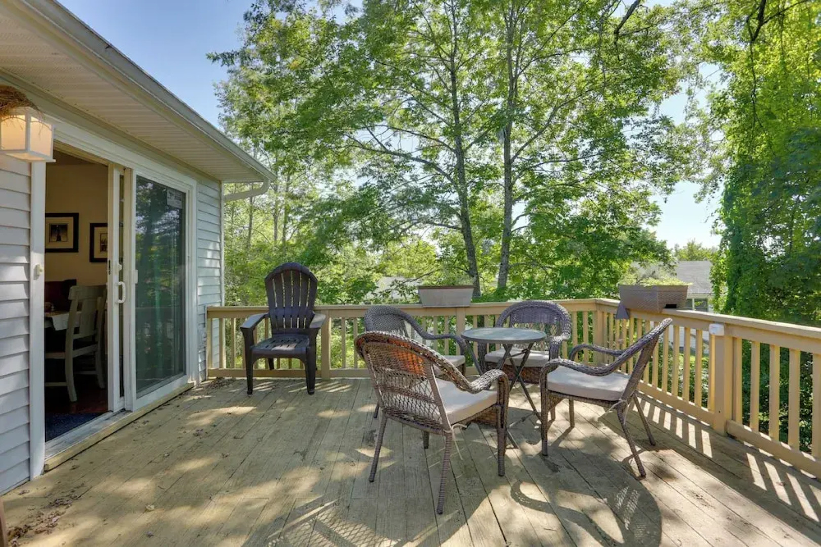 Kiamesha Lake Home w/ Deck: 4 Mi to Resorts World!