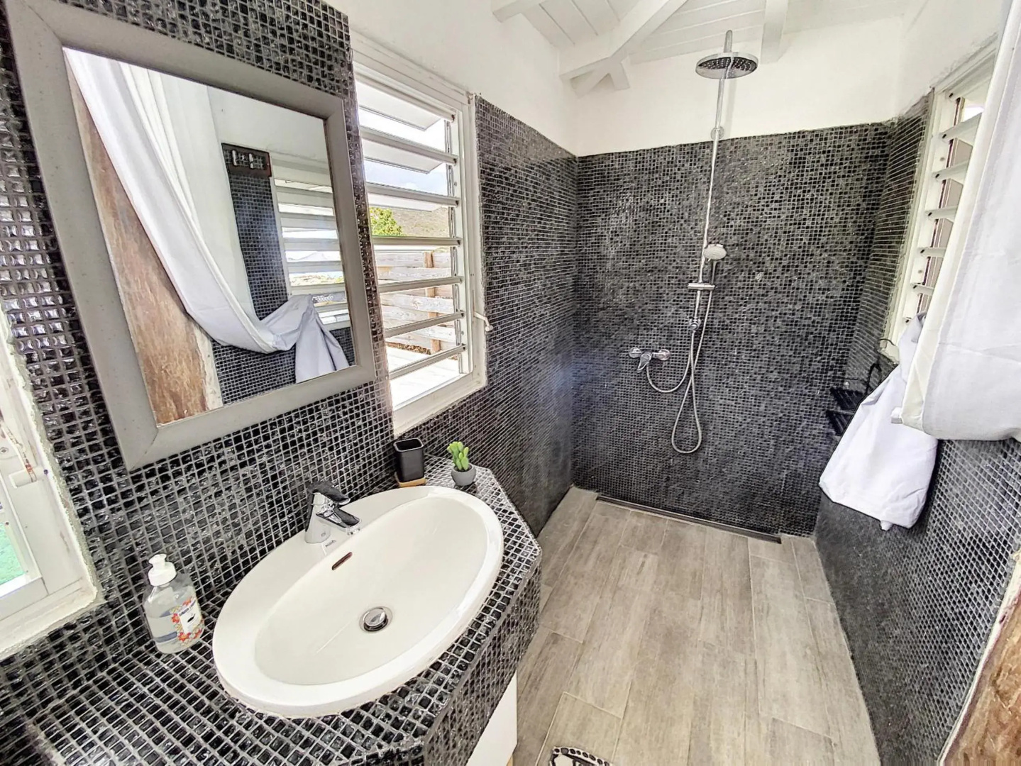 Villa Cazou, sea view, private pool, Wifi 100Mbps