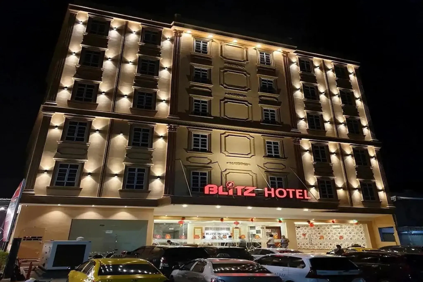 Blitz Hotel Batam Near Sultan Mahmud Ri'ayat Shah Mosque
