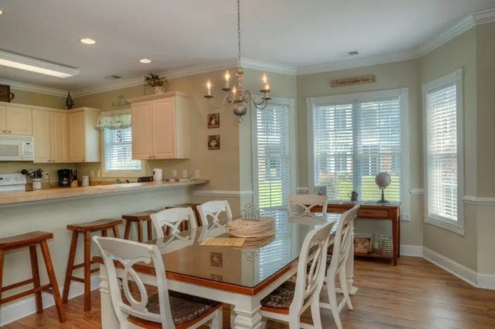 Magnolia Pointe 101 4811 3 Br condo by RedAwning