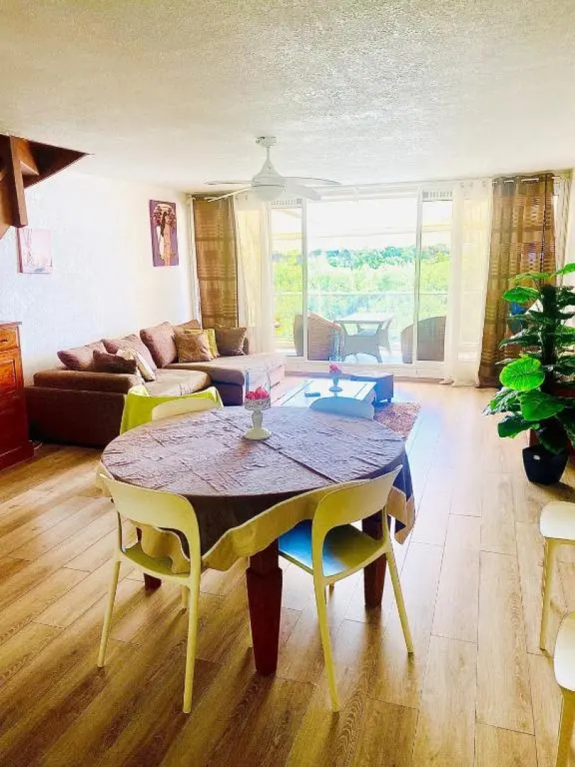 TAHITI Appartement 2 chambres Tres Belle vue mer RES TAHIRI 2